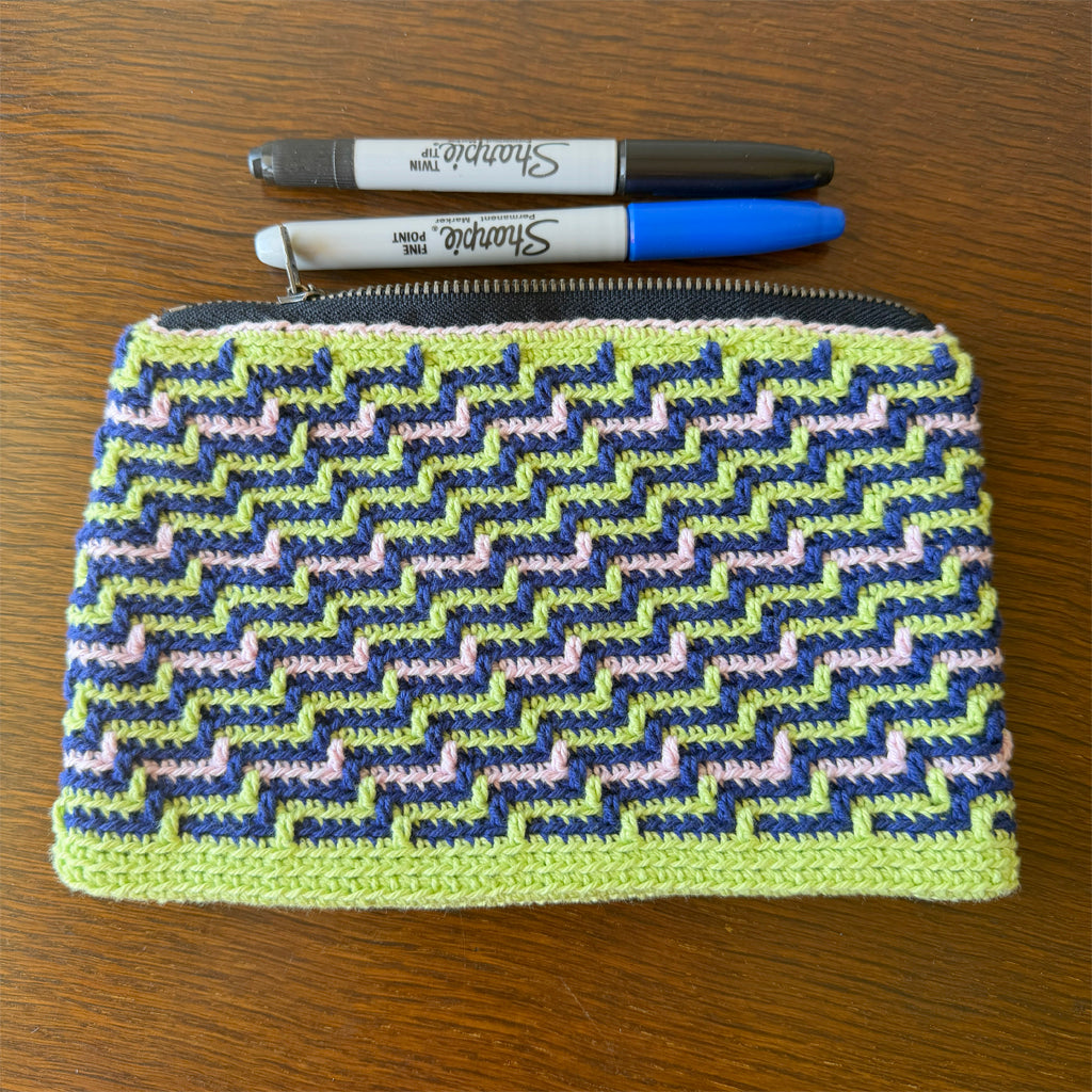 Crochet zipper pouch