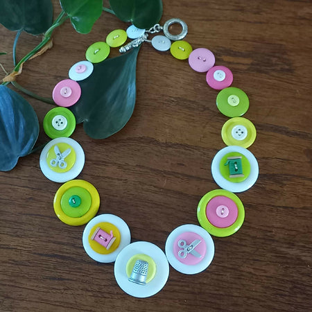 Button necklace - Sew Good