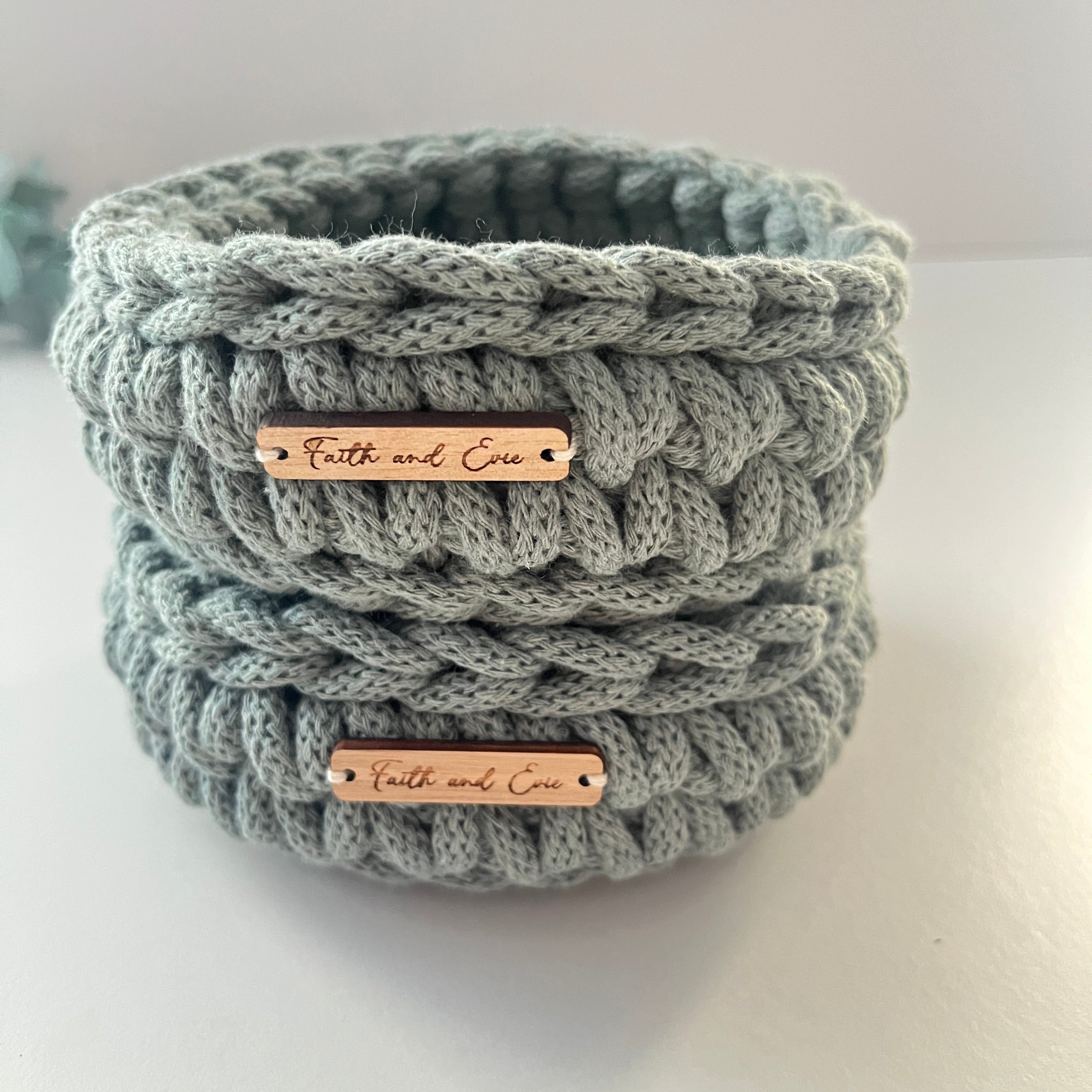 Mini basket - crocheted - colour laurel