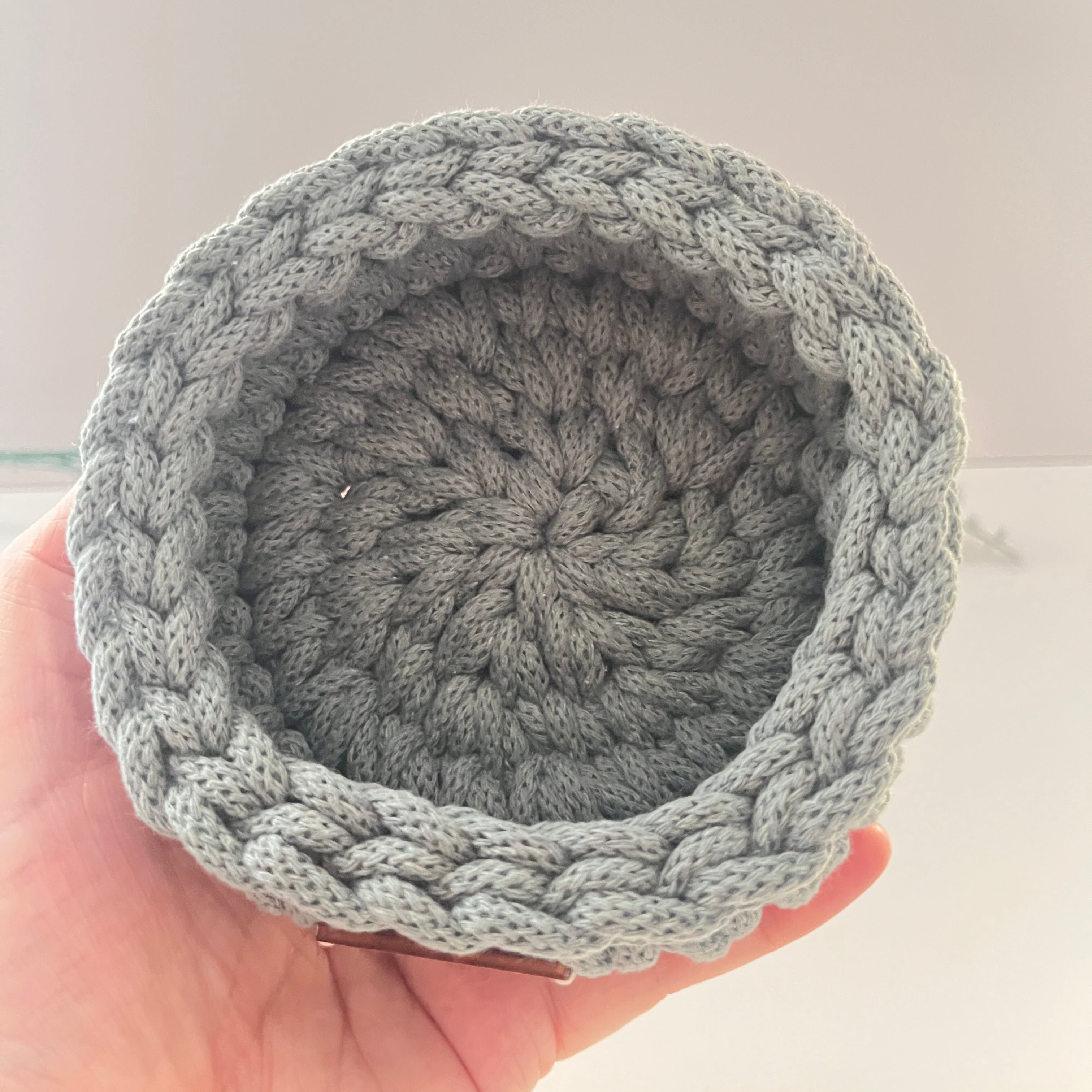 Mini basket - crocheted - colour laurel