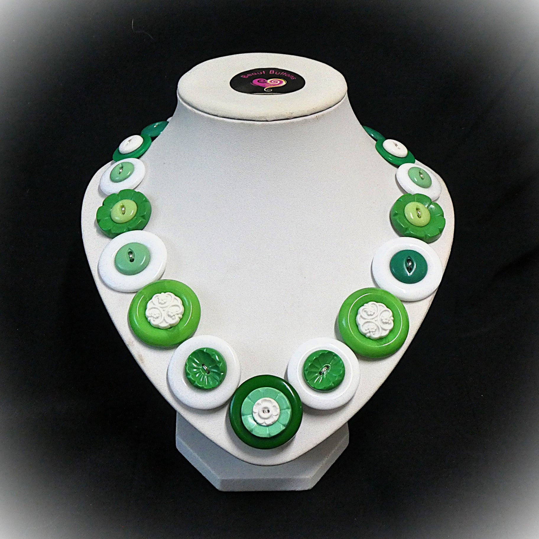 Button necklace - Green flowers