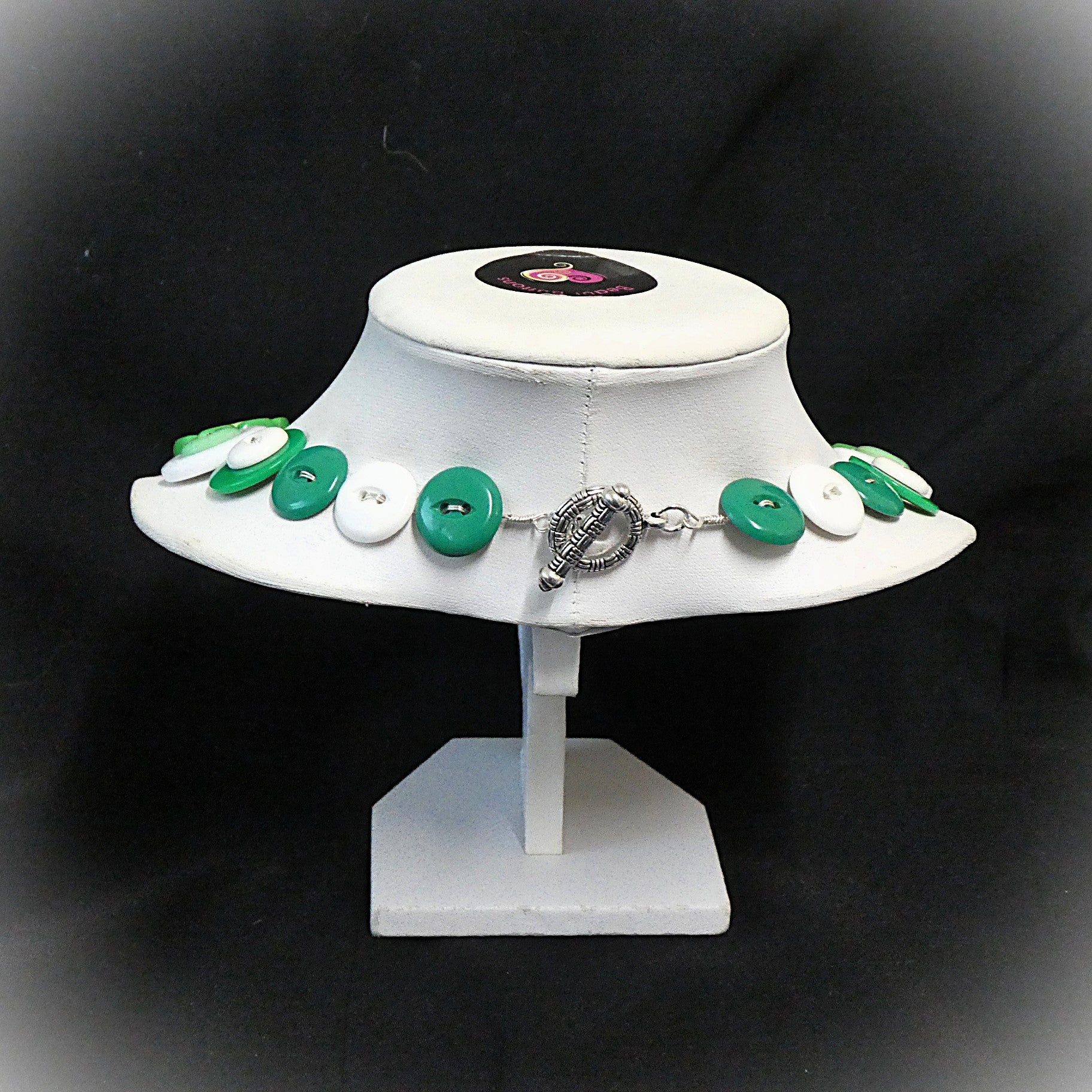 Button necklace - Green flowers