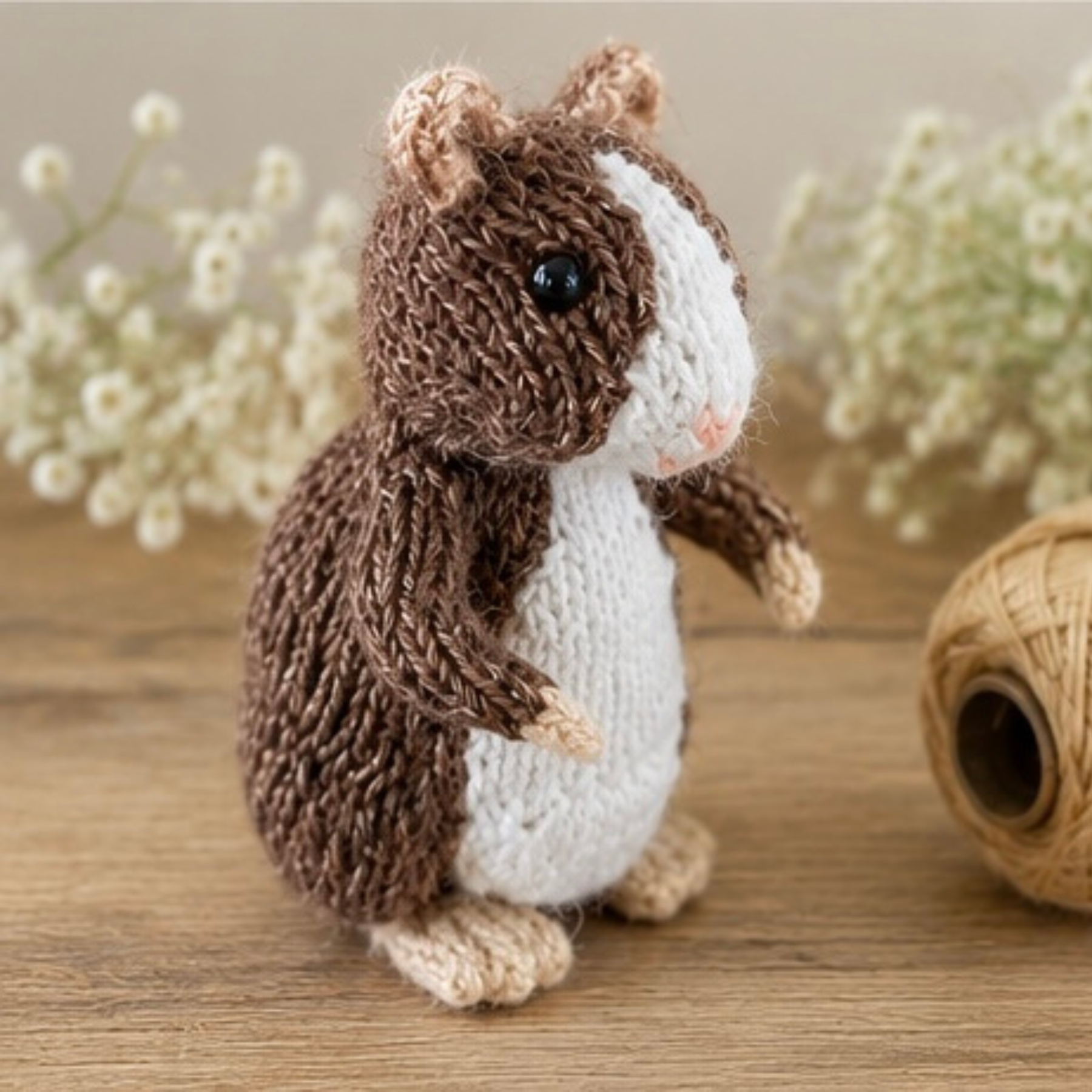 Poseable Guinea Pig Fibre Art Figurine, 12cm tall