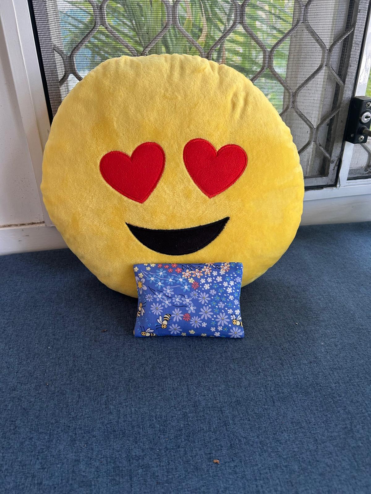 Handy Reusable Tissue Holder - Bees and Flowers themed pattern