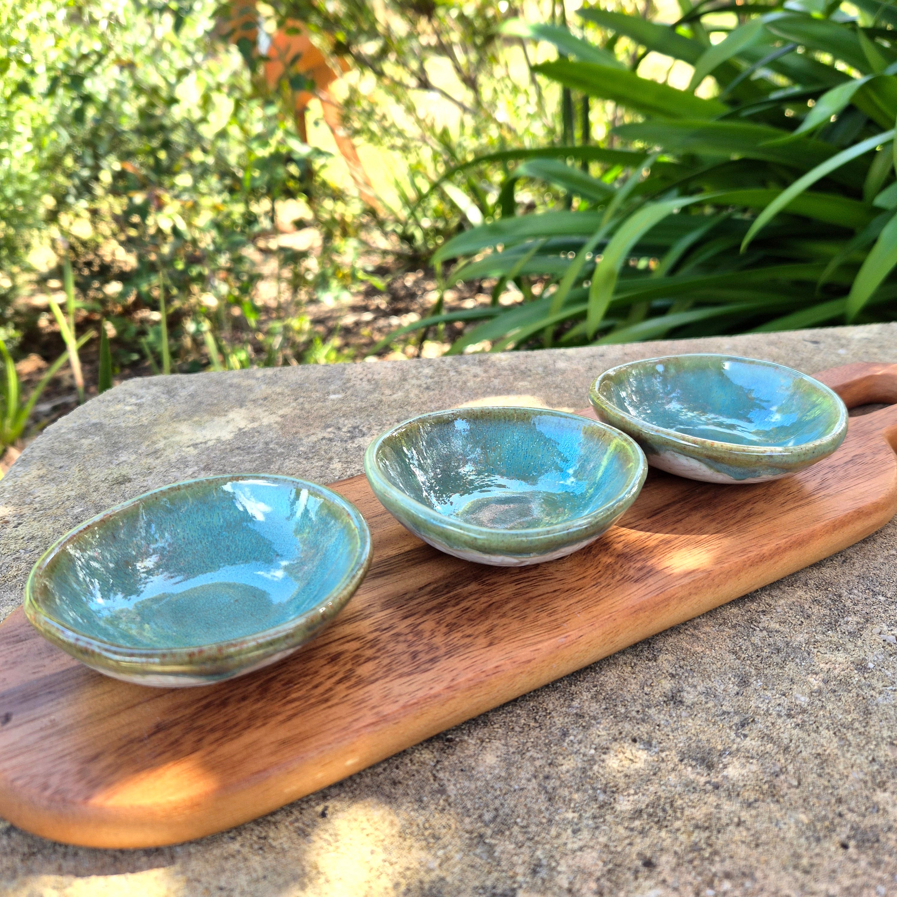 Ceramic serving dishes, Condiment plates