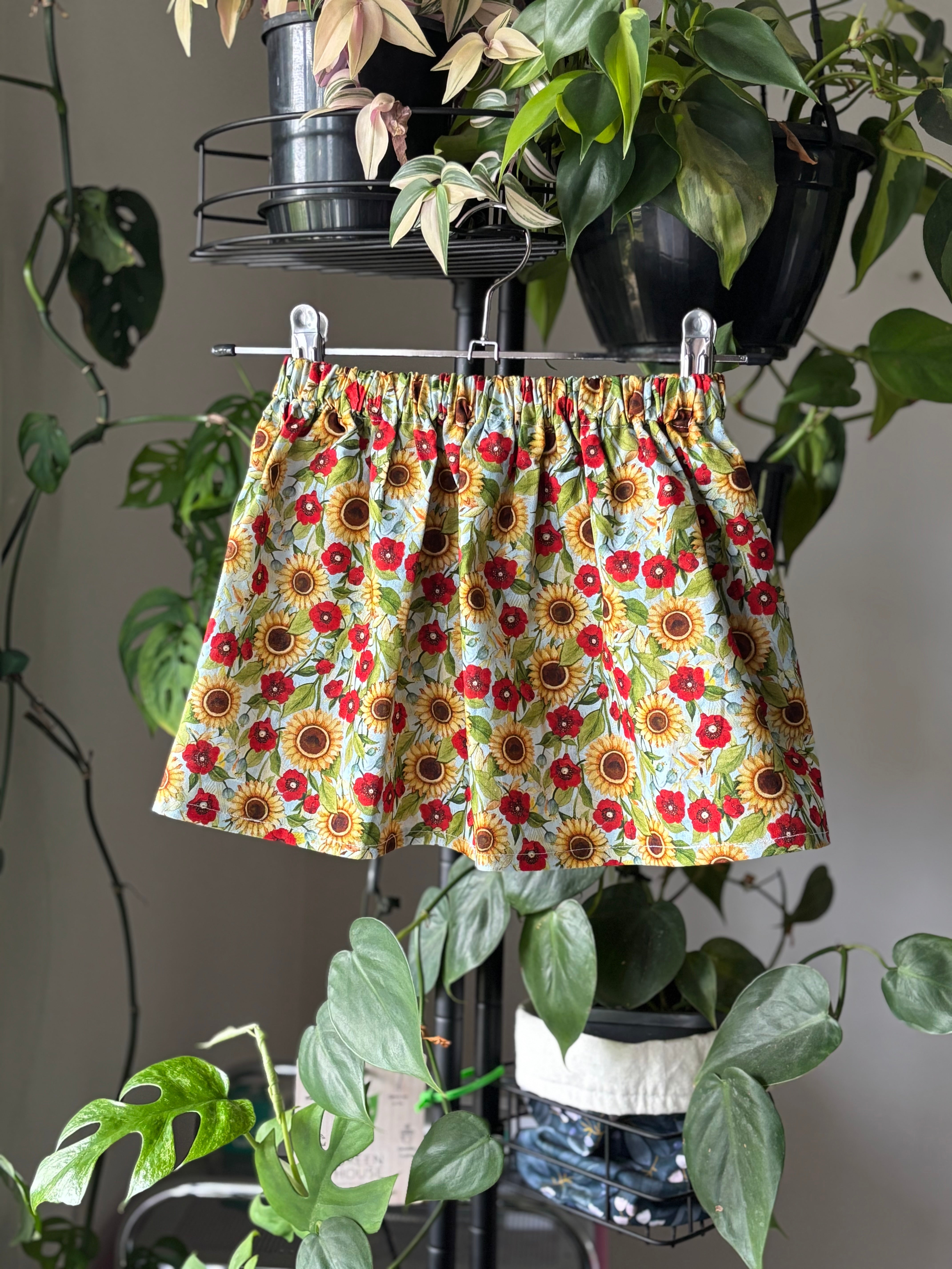 Kids skirt Size4 Sunflower & Poppy