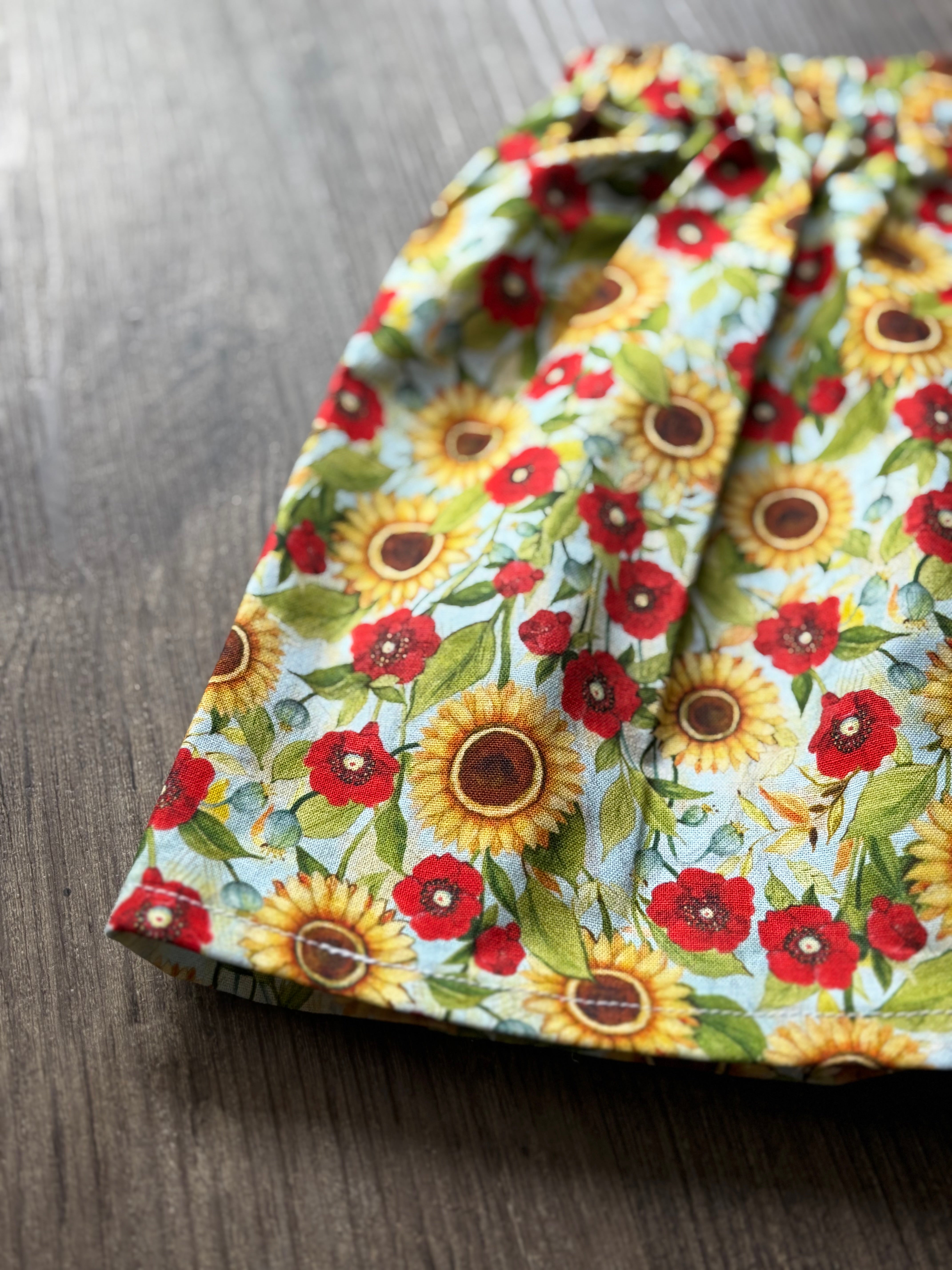 Kids skirt Size4 Sunflower & Poppy