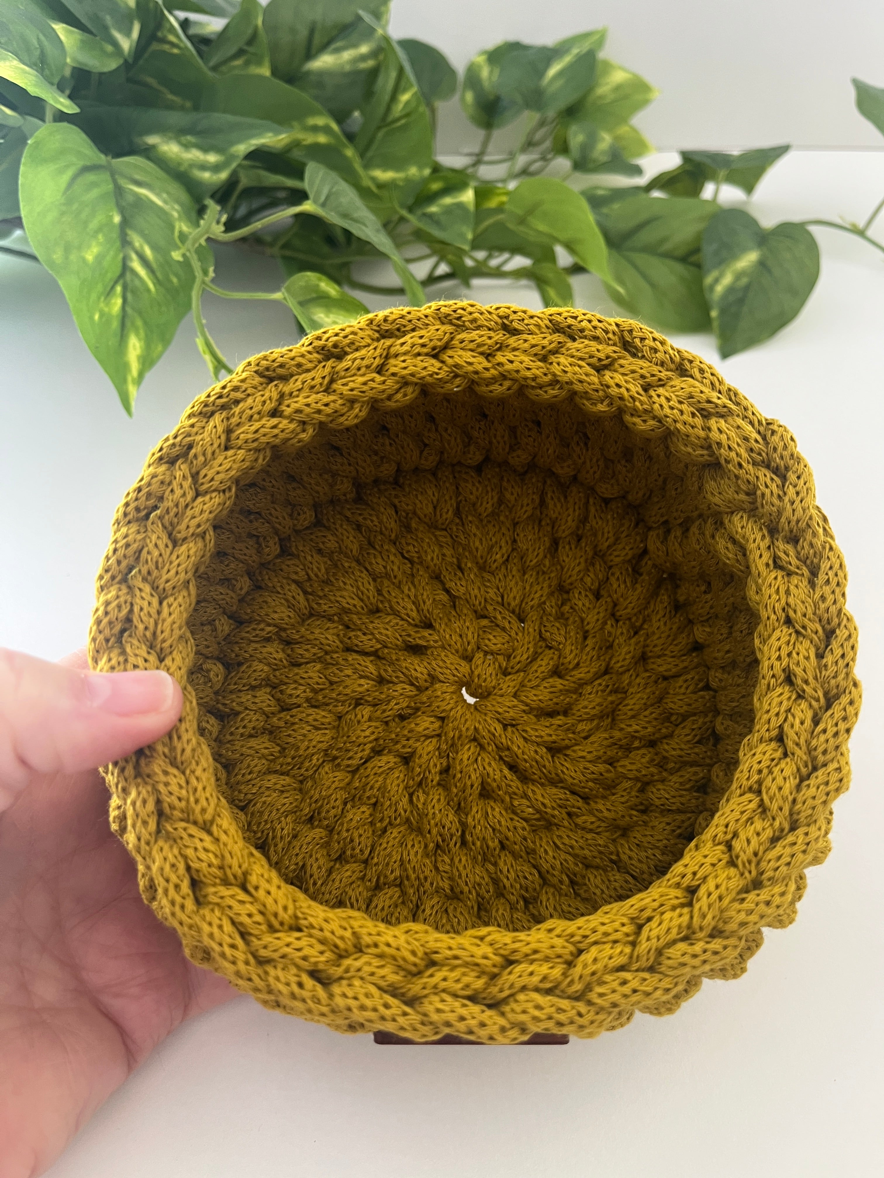 Small crochet basket - colour Spicy Yellow