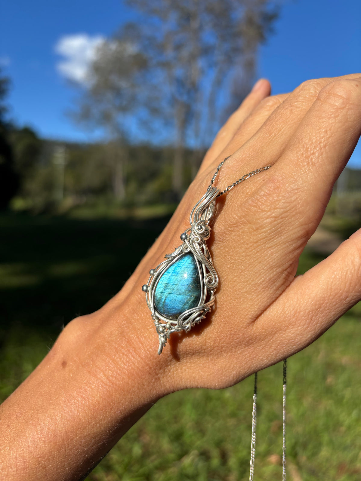 Simple silver labradorite wire wrap