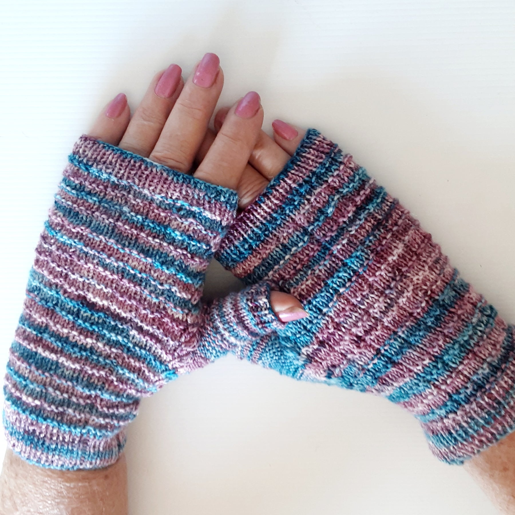 Handknitted fingerless mittens/gloves