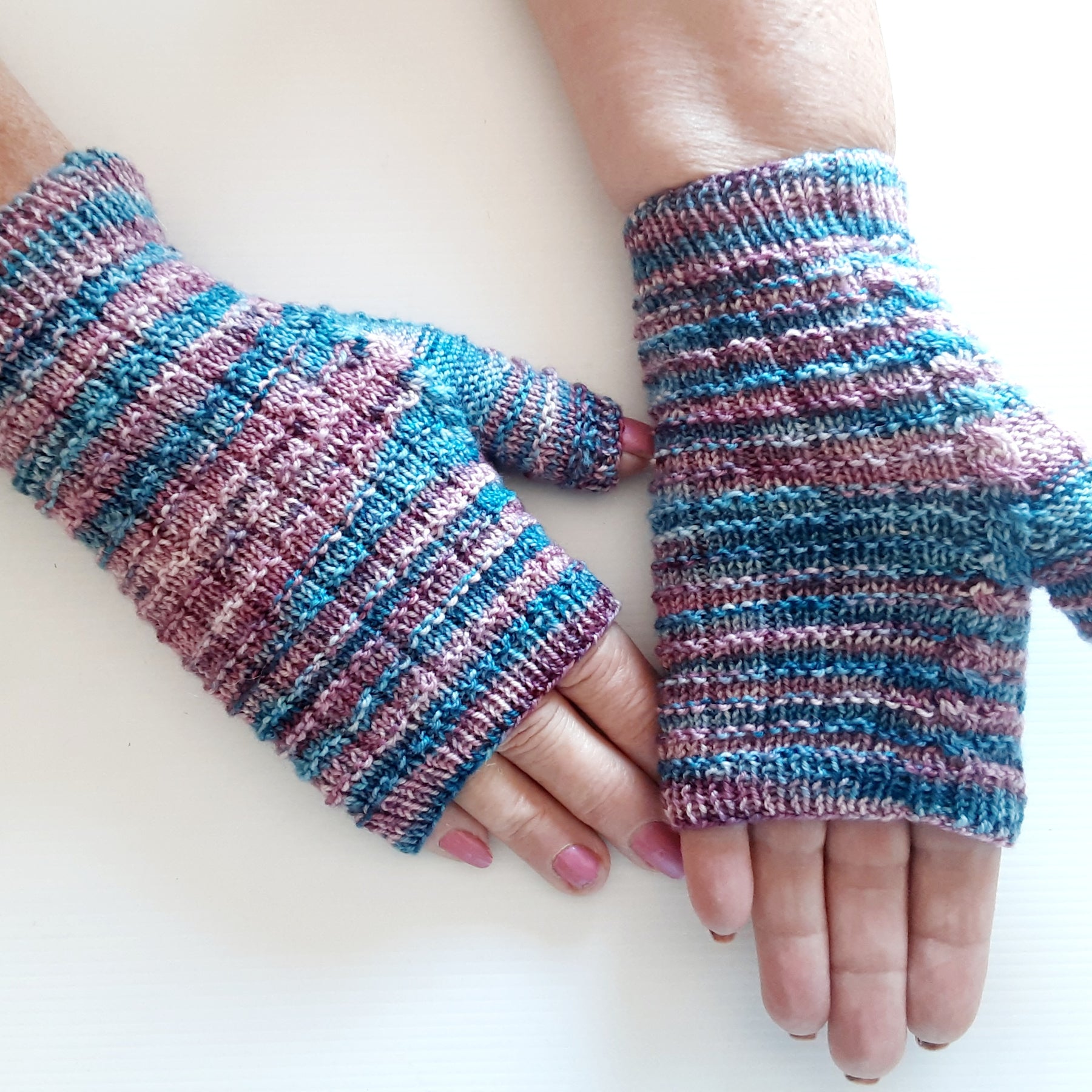 Handknitted fingerless mittens/gloves