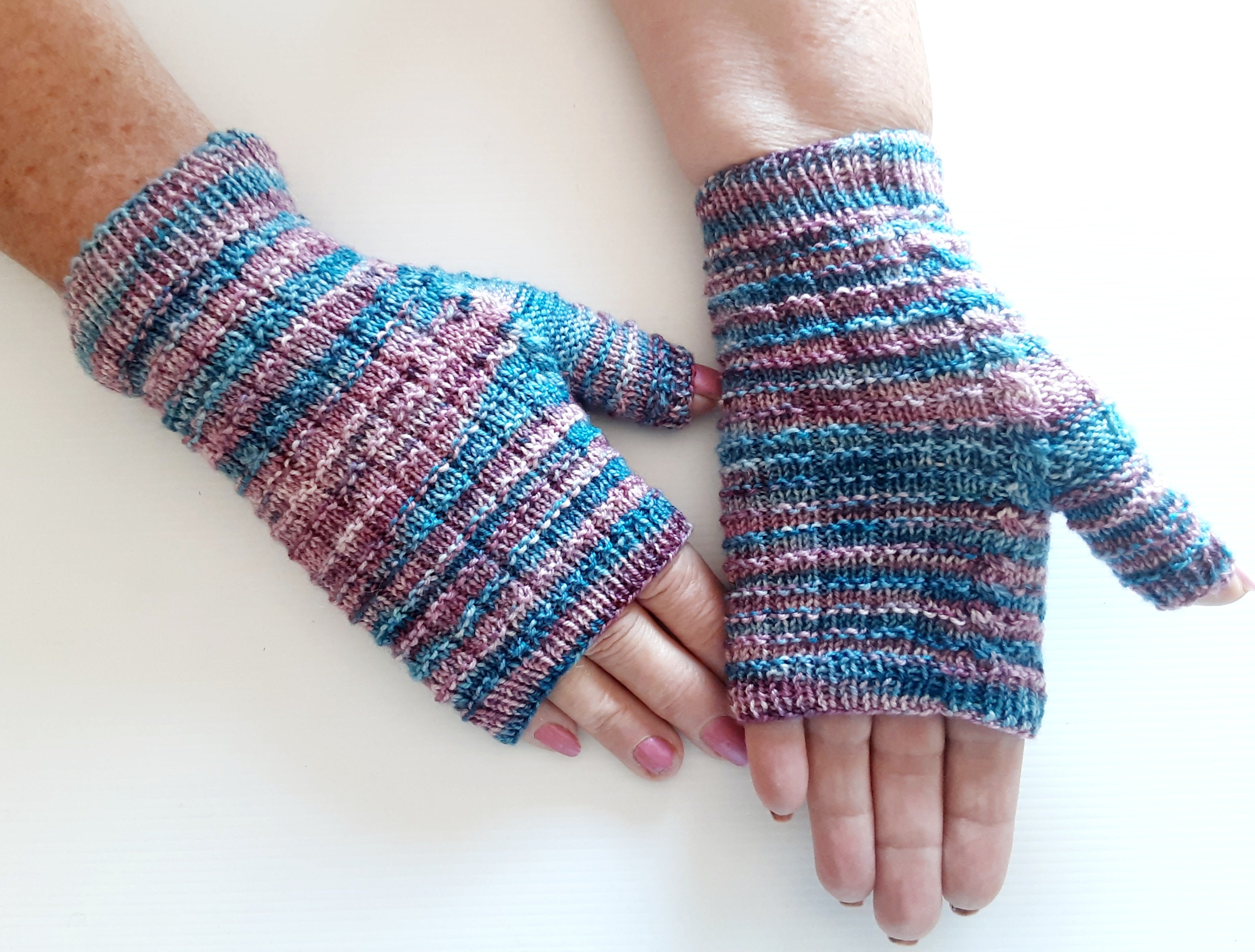 Handknitted fingerless mittens/gloves