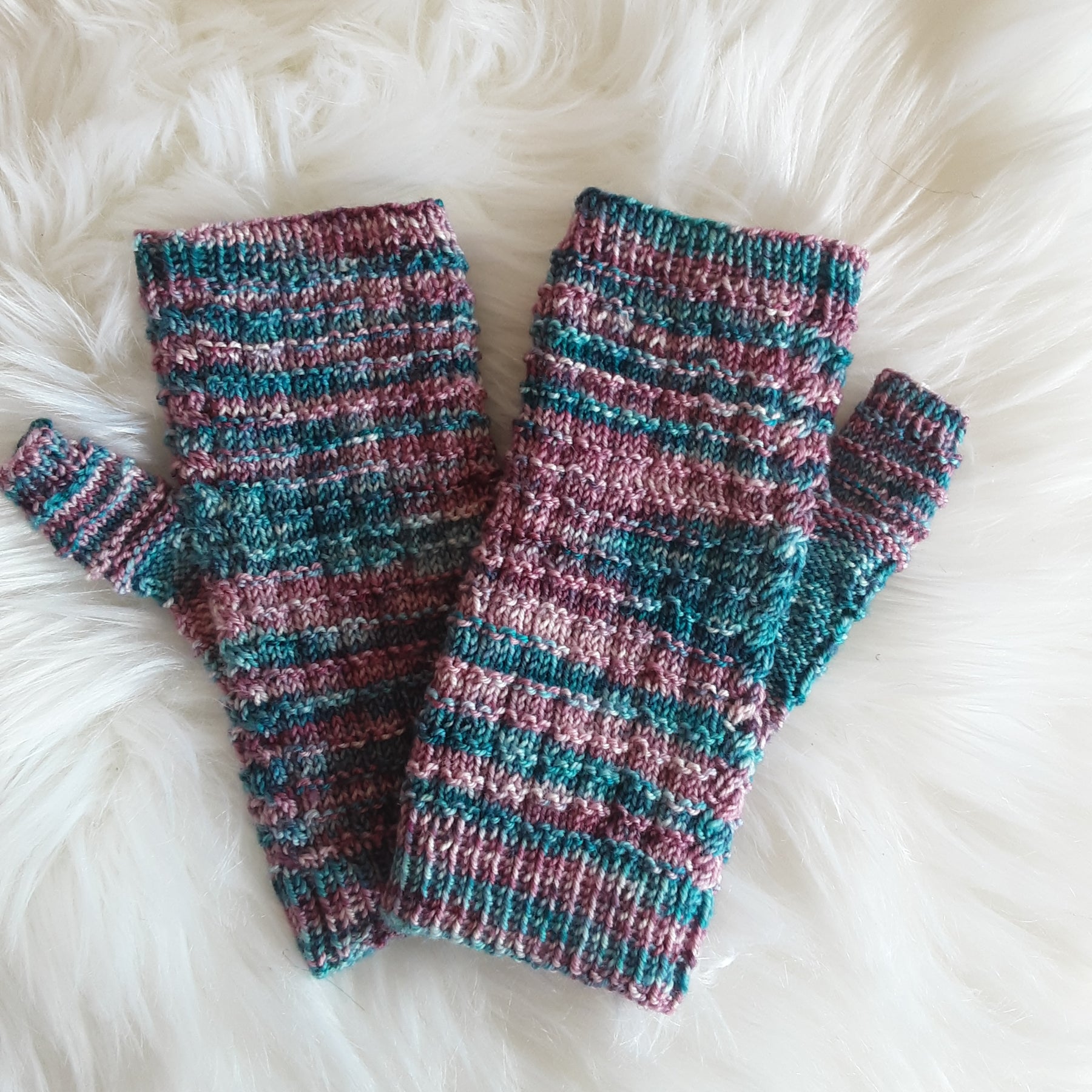 Handknitted fingerless mittens/gloves