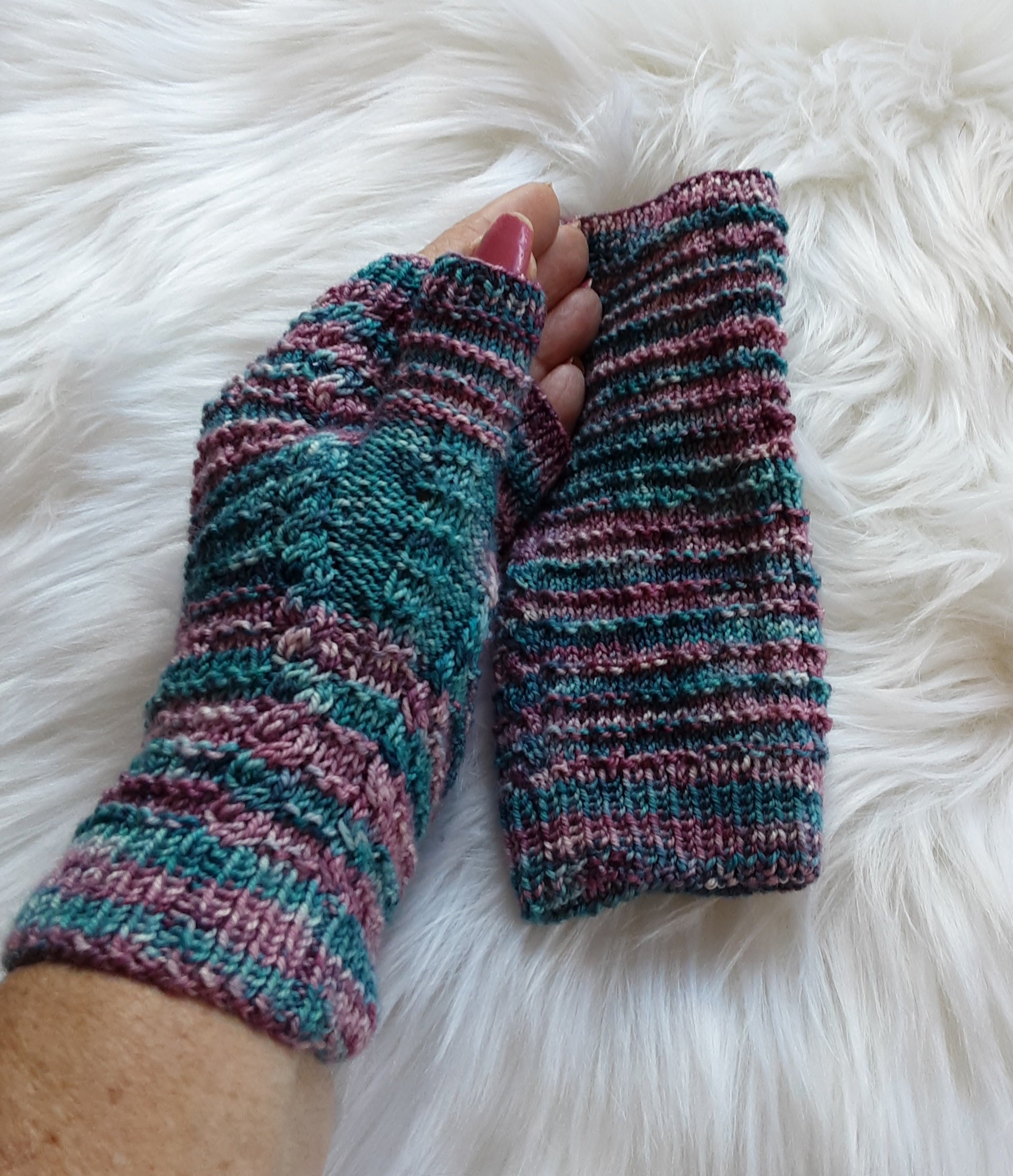 Handknitted fingerless mittens/gloves