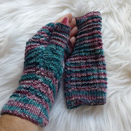 Handknitted fingerless mittens/gloves