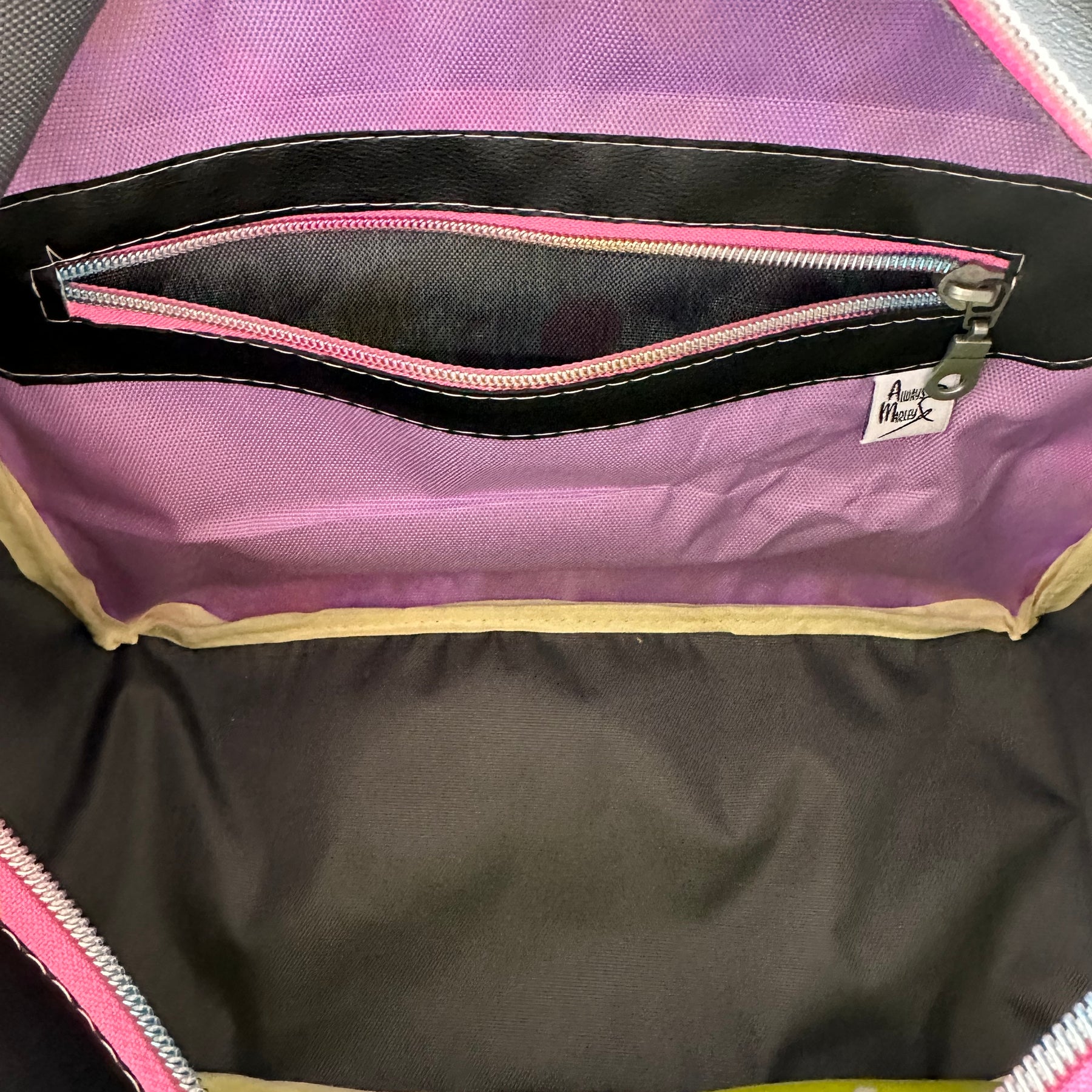 Mila Monster Bag