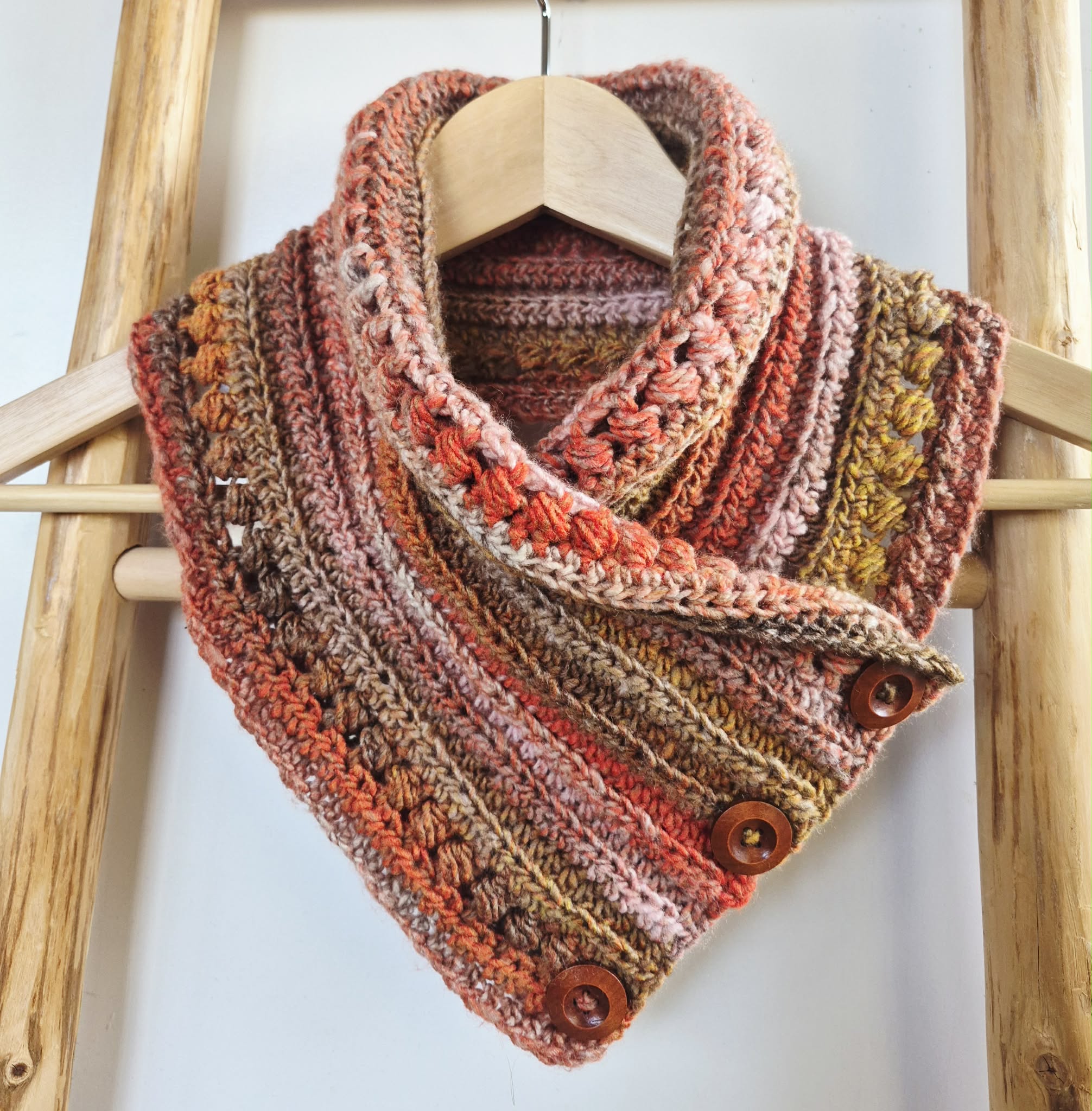 Ladies Neck warmer | Cowl | Scarf | Autumn Tones | Adult | Vintage | Crochet | Buttoned