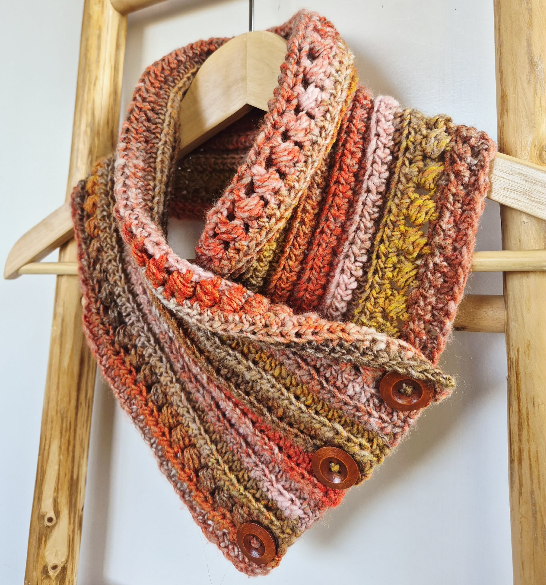 Ladies Neck warmer | Cowl | Scarf | Autumn Tones | Adult | Vintage | Crochet | Buttoned