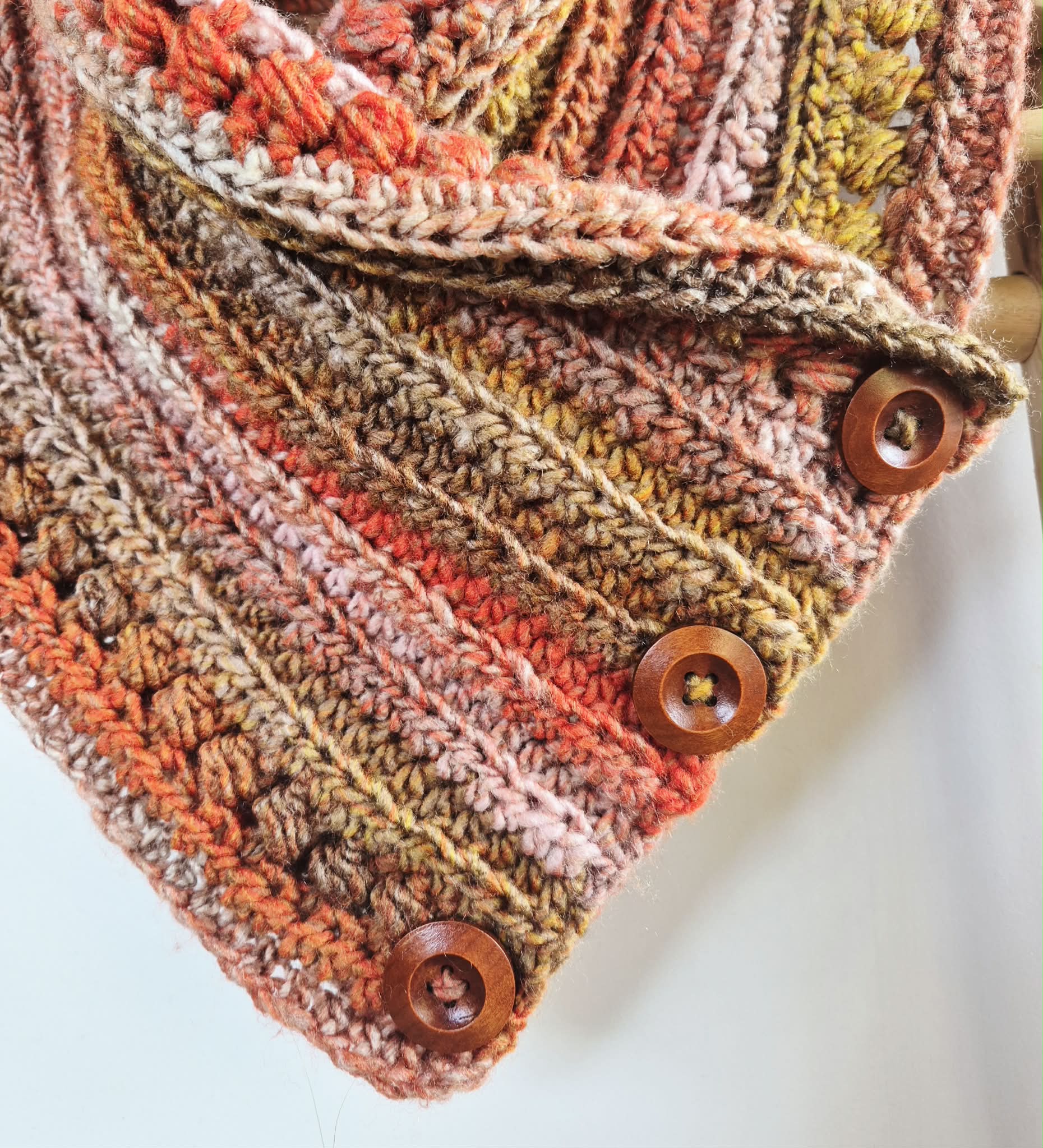 Ladies Neck warmer | Cowl | Scarf | Autumn Tones | Adult | Vintage | Crochet | Buttoned