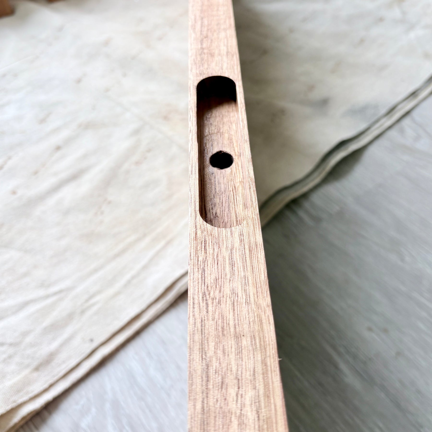 Tasmanian oak Floating shelf 900mm