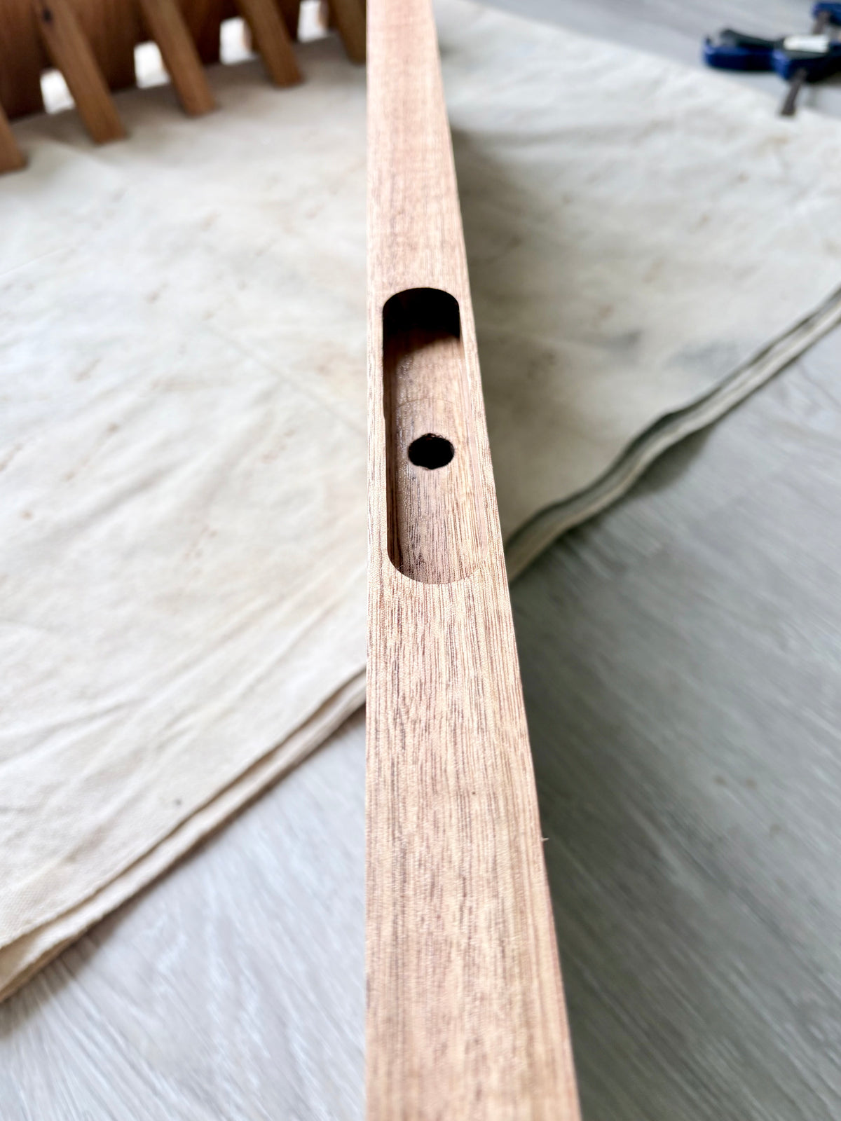 Tasmanian oak Floating shelf 900mm