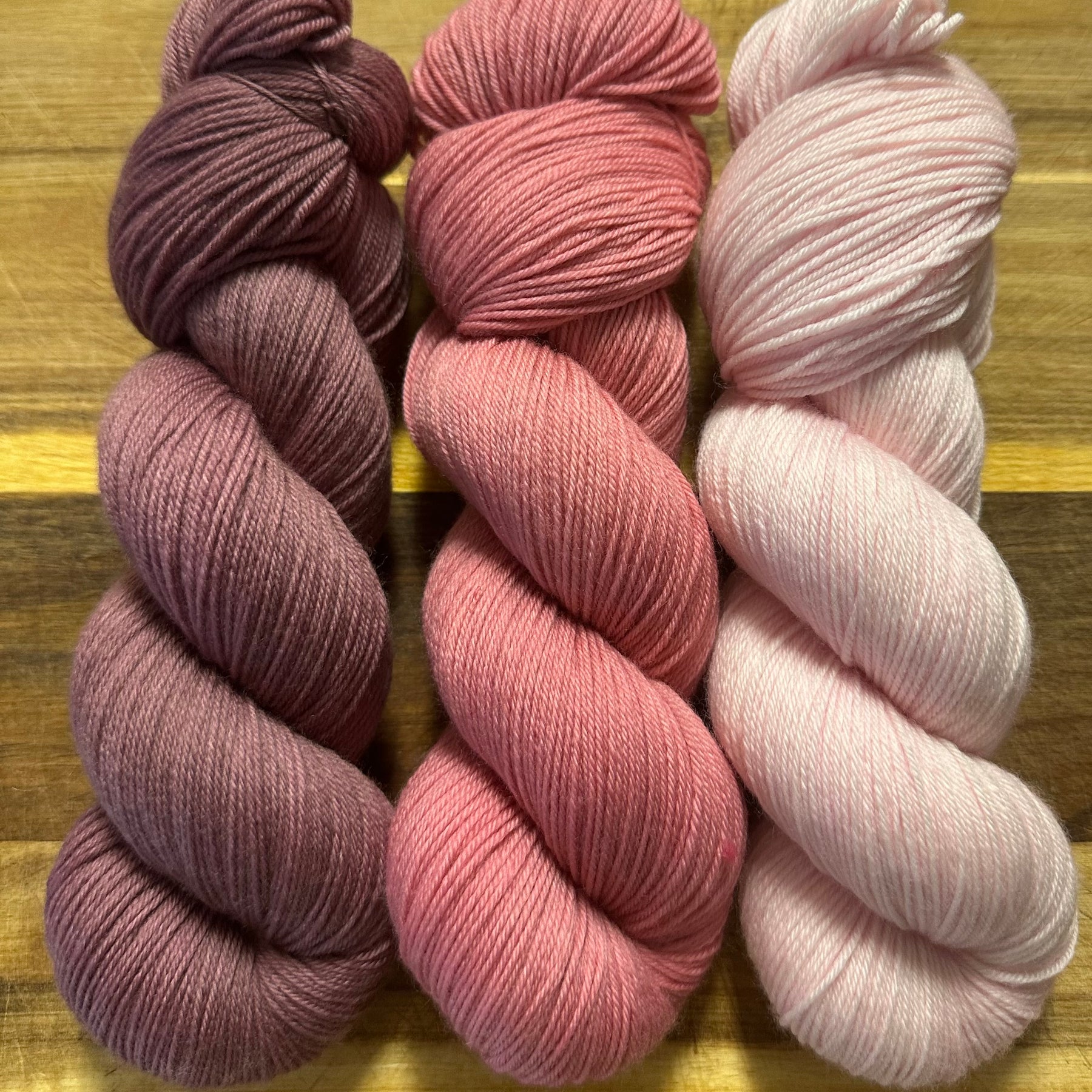 Musk Pink - 4ply Deluxe Sock Yarn