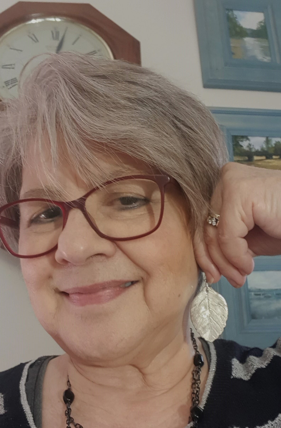 Small round leaf silver earrings #697AM/E