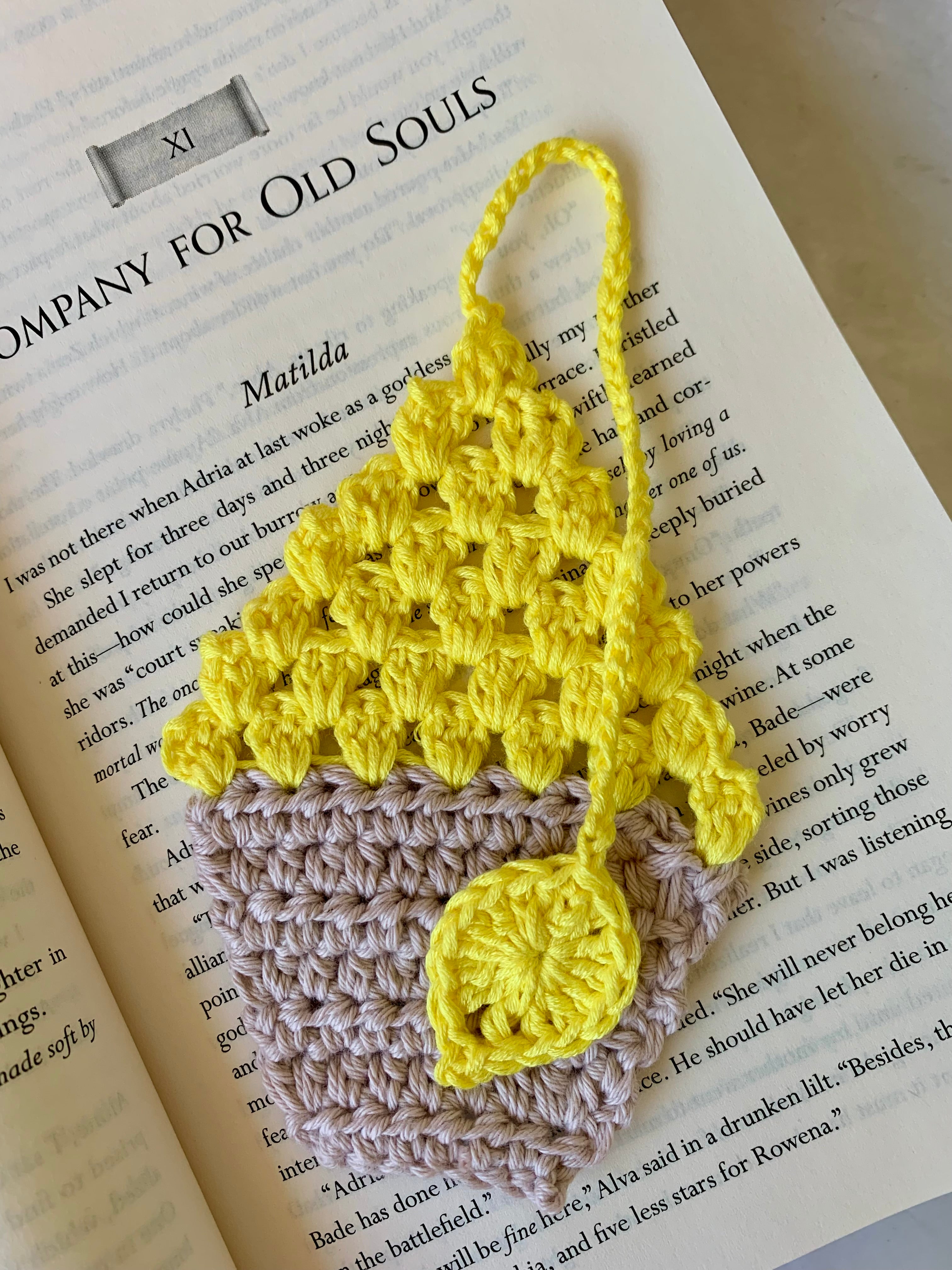 Crochet Cupcake Bookmark – Handmade Bookmark – Gift for Book Lovers – Teacher Present