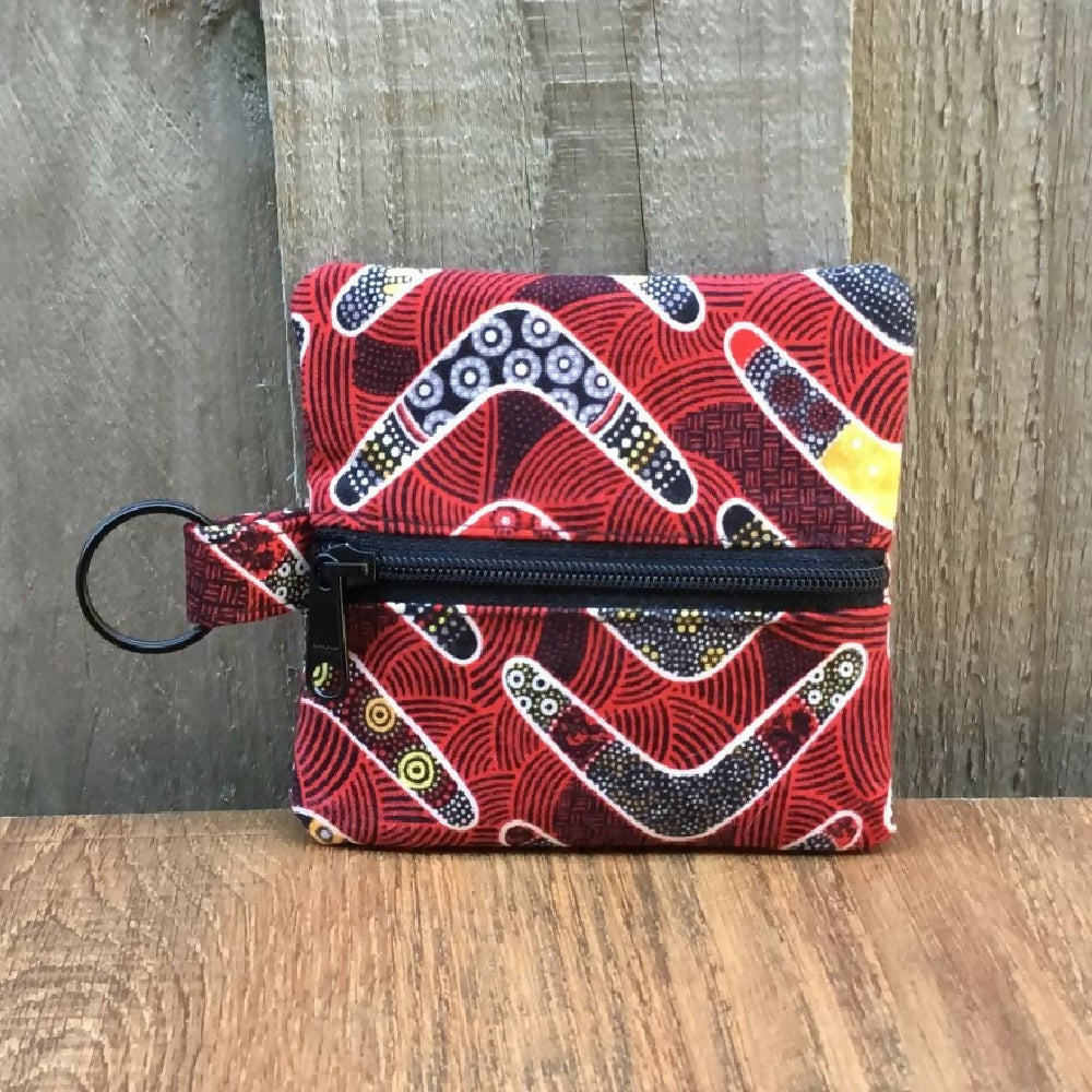 red_boomerang_purse.04a