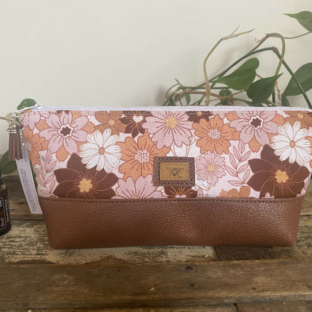 Essential Oil Purse - Brown & Pink Daisies/Dk. Brown Faux Leather Base