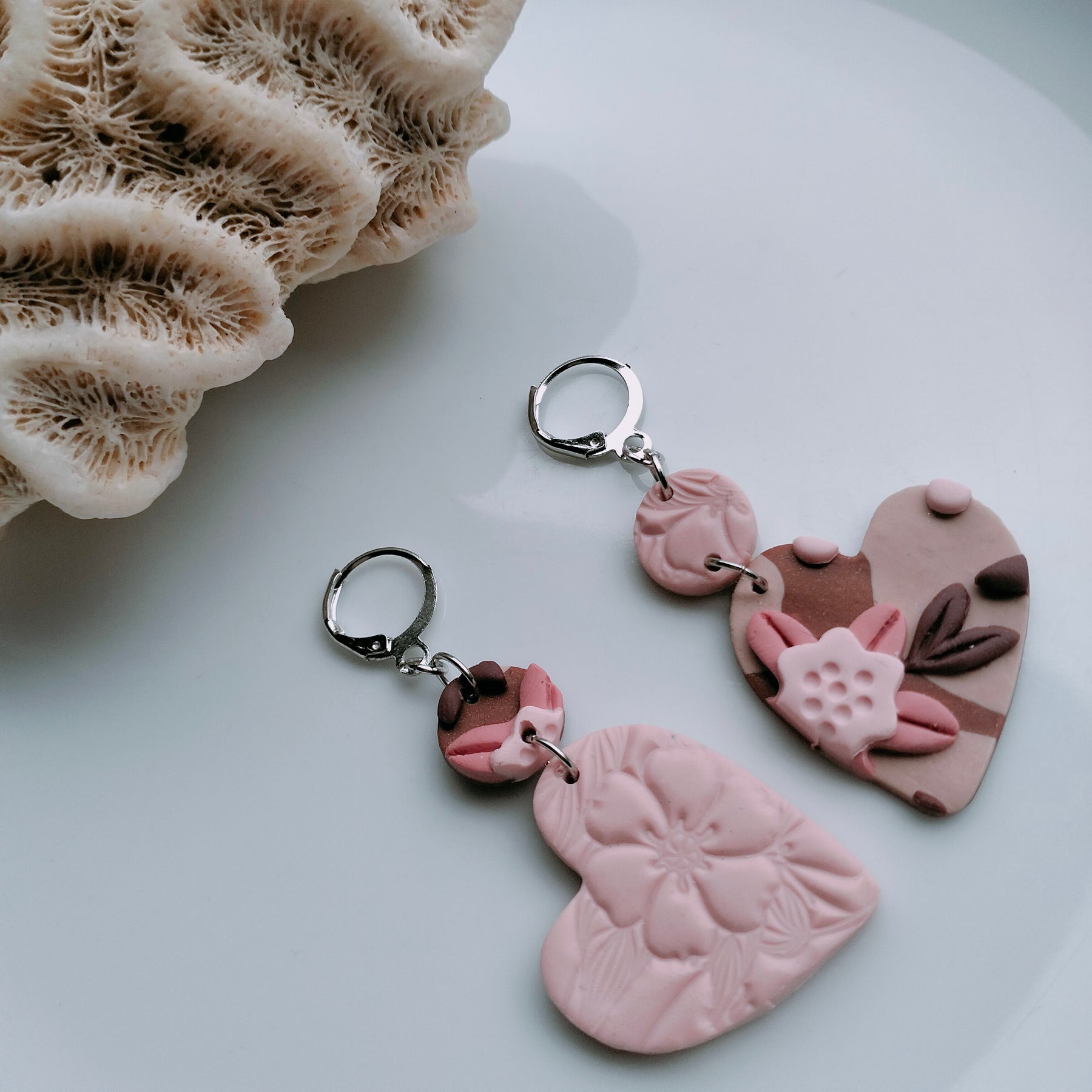 "Heart Frolics" Dangle Earrings - Latte & Rose