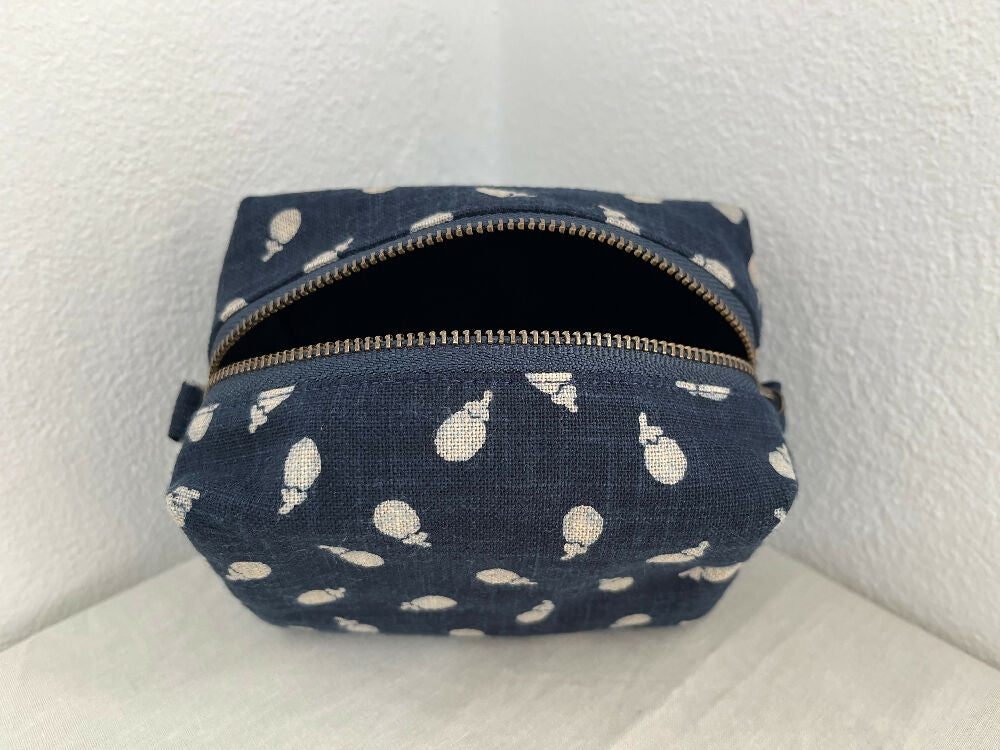 Zipper pouch eggplant