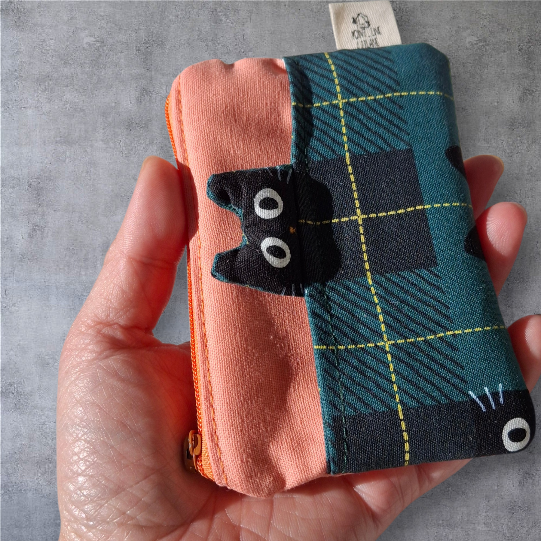 Peekaboo Card Purse