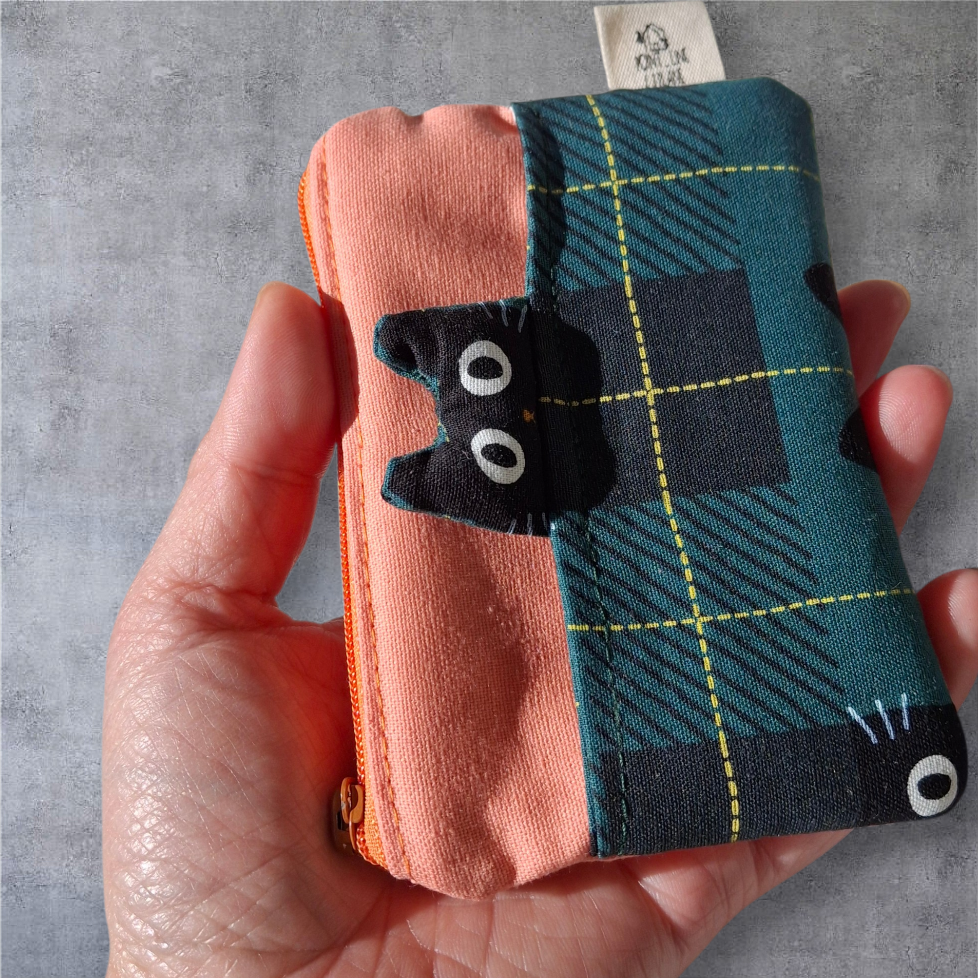 Peekaboo Card Purse