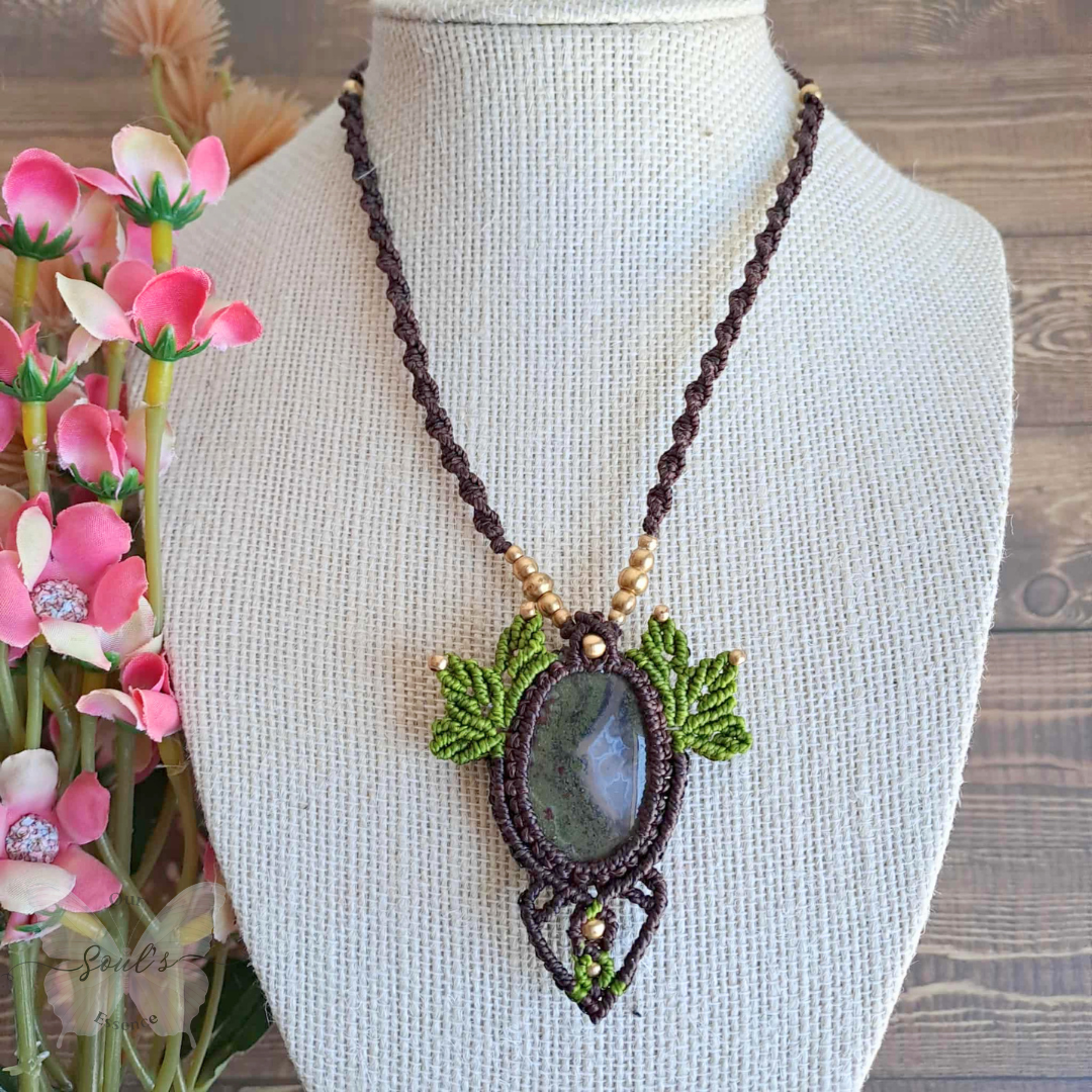 Moss Agate Micromacrame Necklace