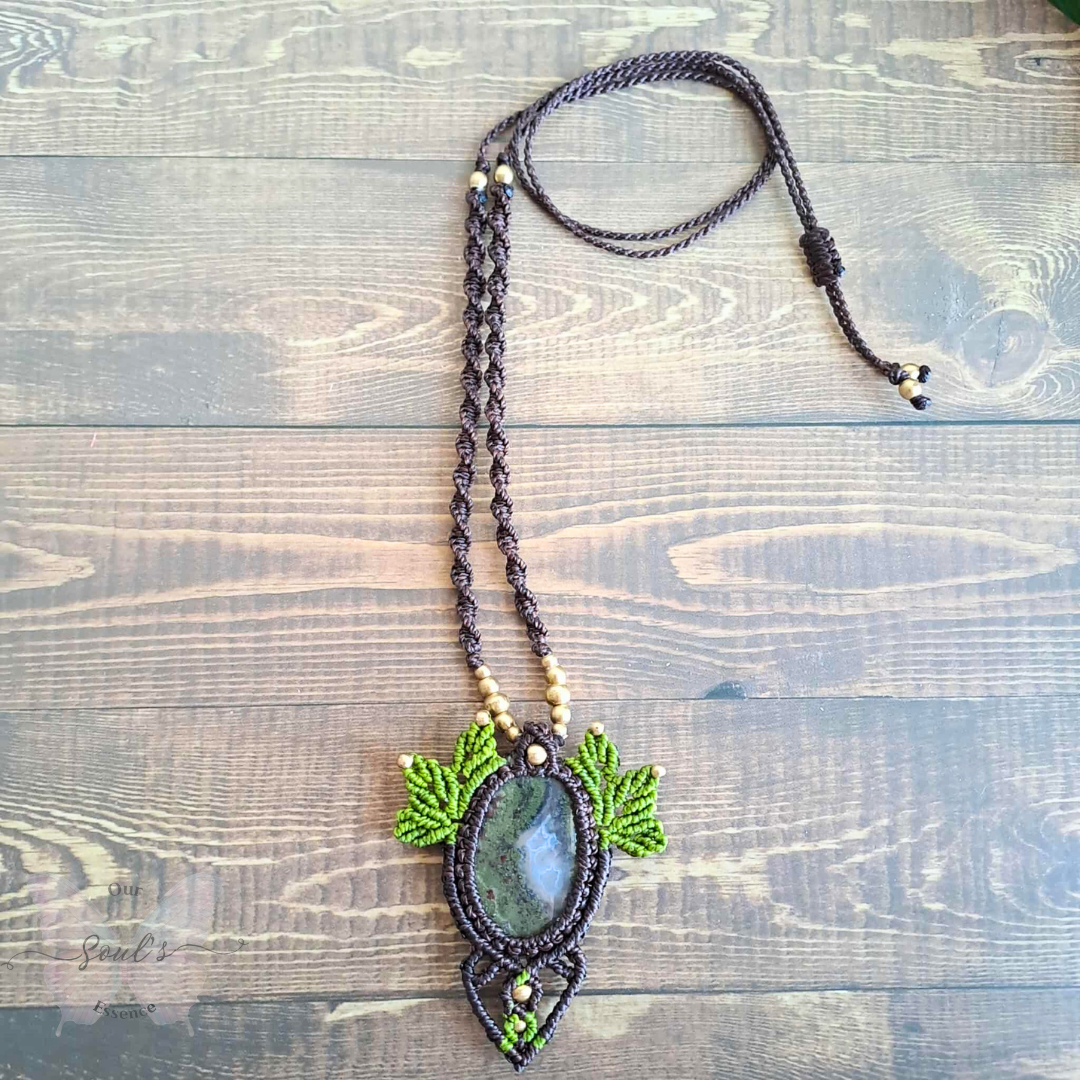 Moss Agate Micromacrame Necklace