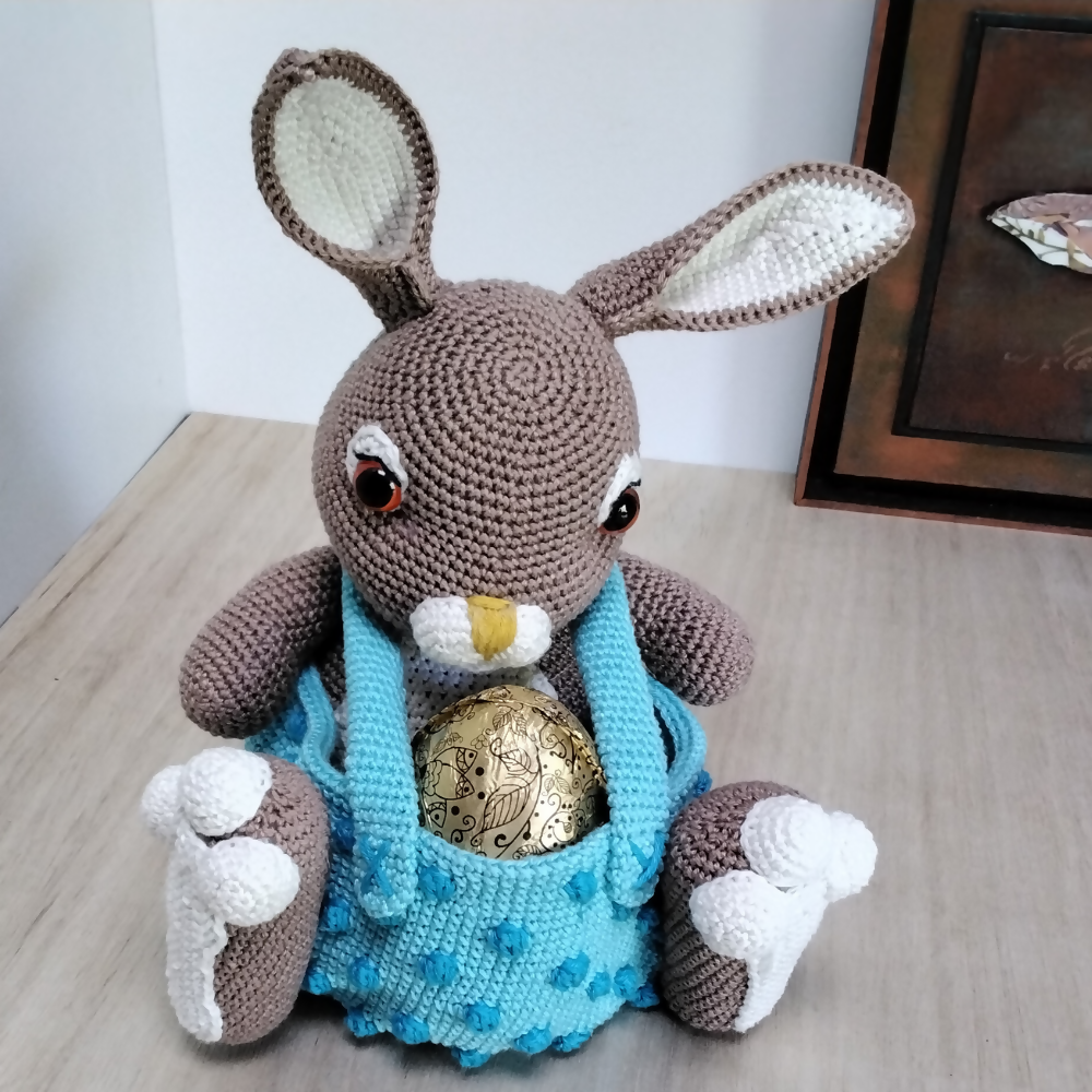 Blue-Easter-Bunny-Basket-top-Australian-made-watch-the-birdy-crochet