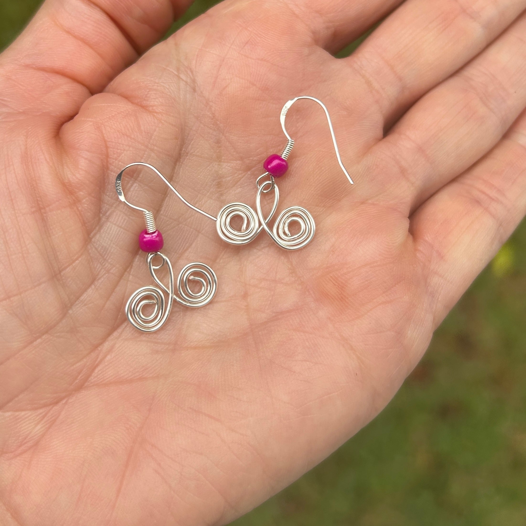 'Pinky' Cute wire swirls with repurposed Pony beads