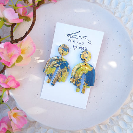 Marbled arch dangle earrings