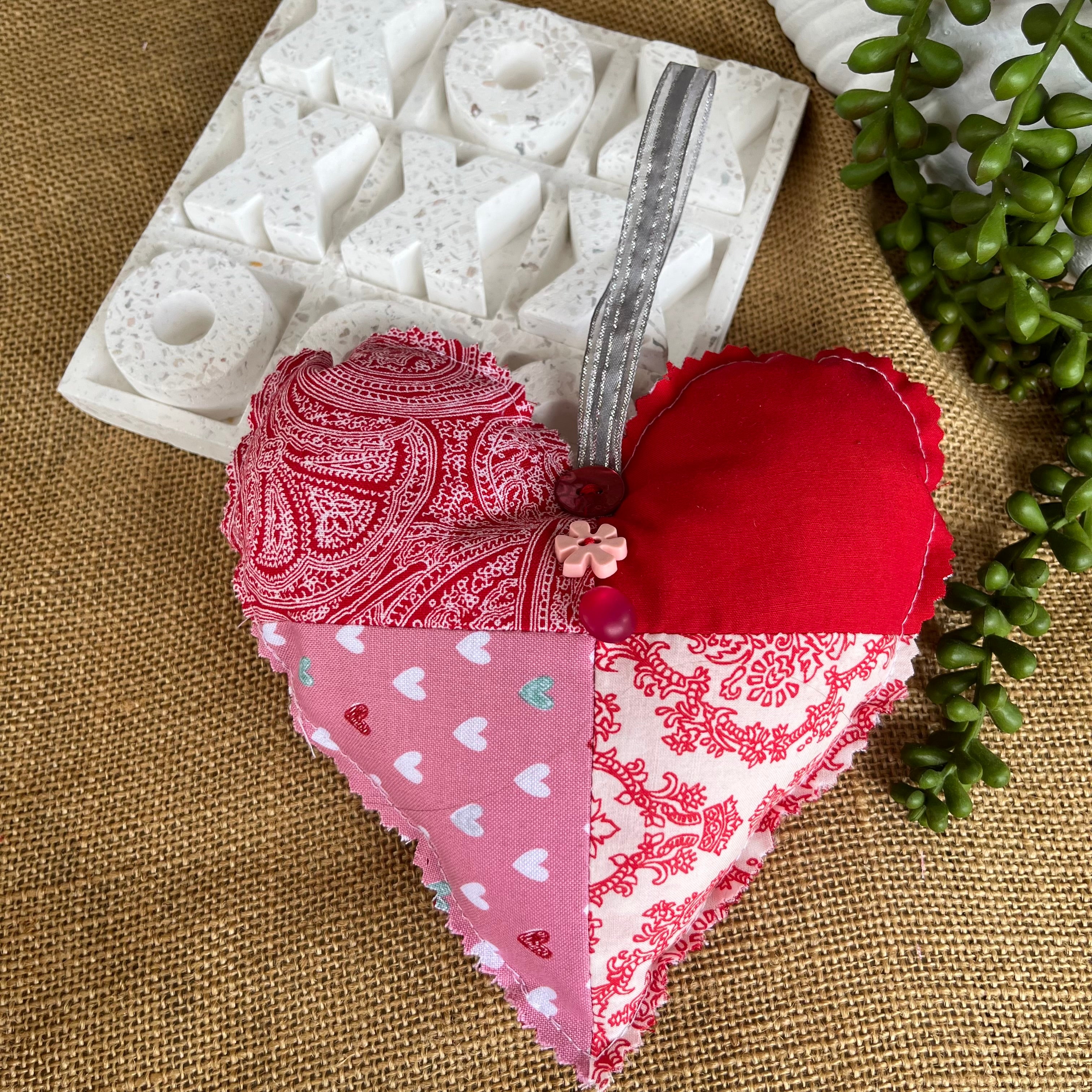 Handmade hearts | shades of red | vintage look