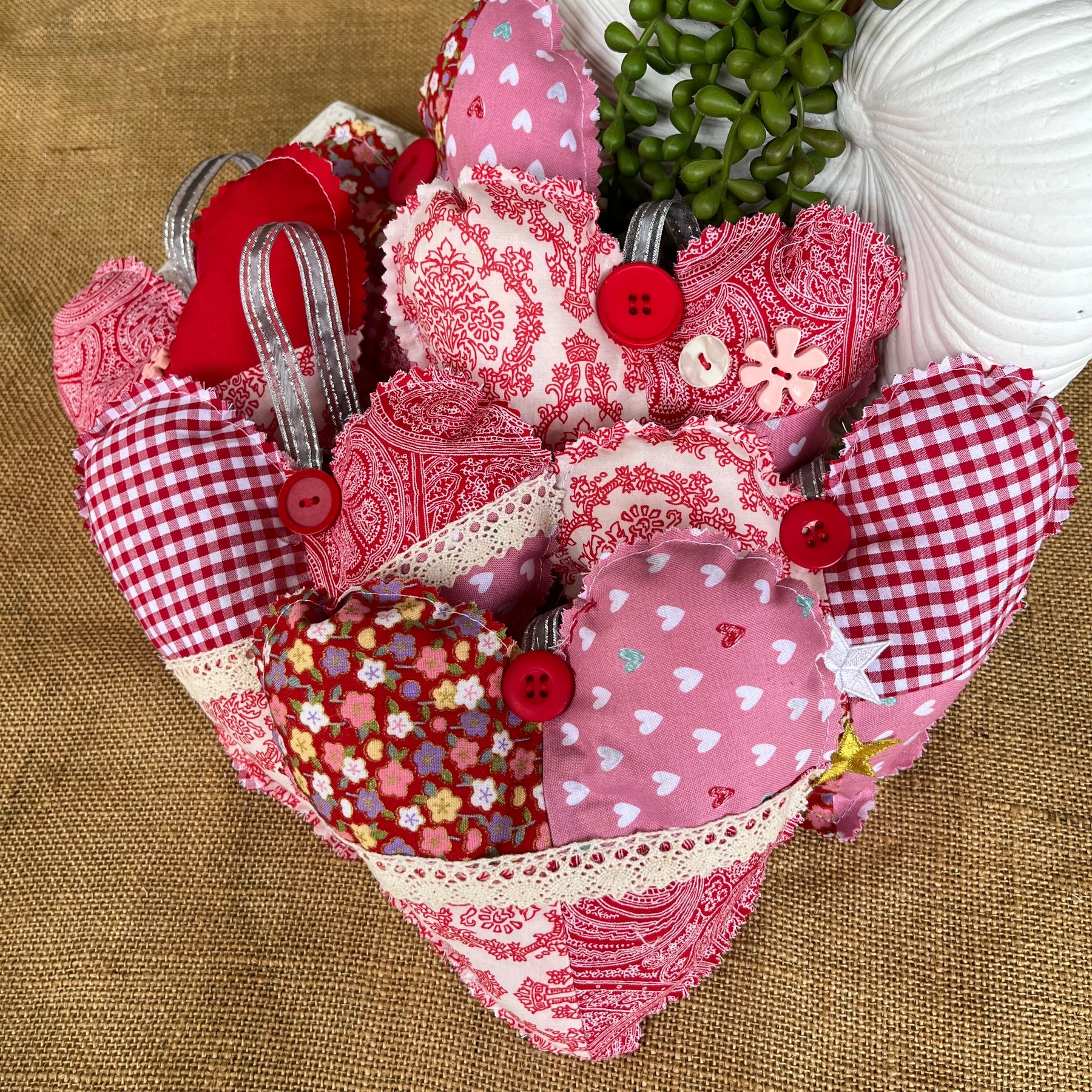 Handmade hearts | shades of red | vintage look
