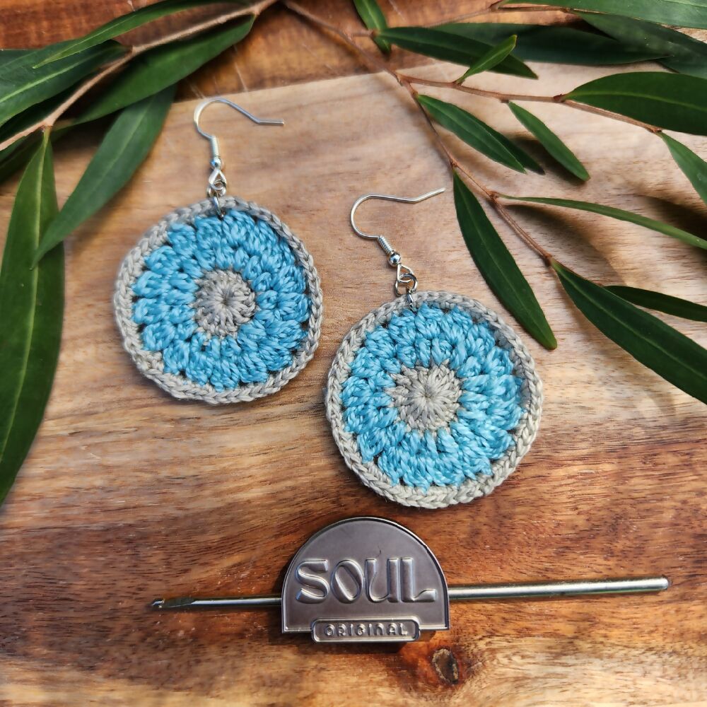 mandala blue 3