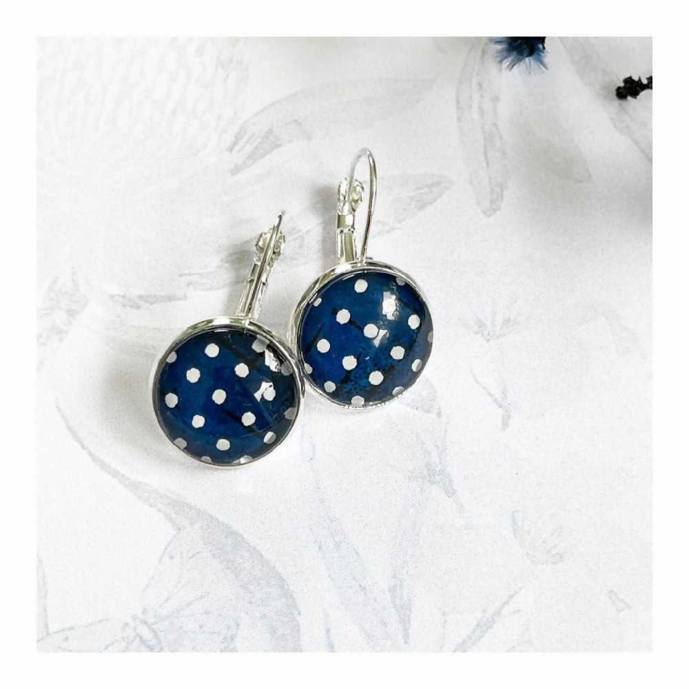 polkda-dot-earrings-blue-and-white