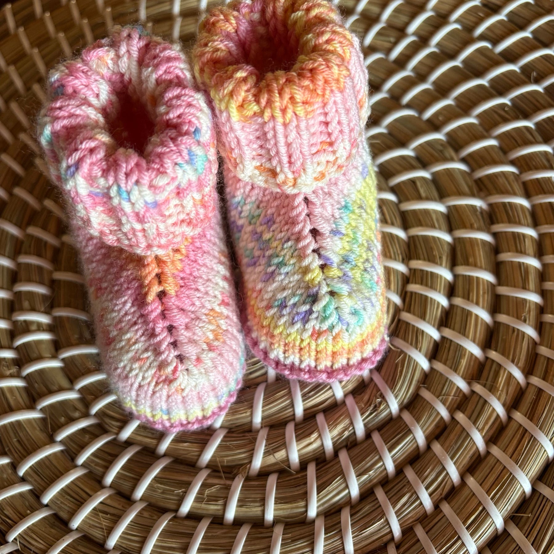 Hugg style woollen booties - sole length 10cm