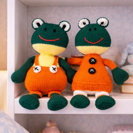 Hand Knitted Frog Plush Toy – Boy & Girl Frog Set – Handmade Soft Toy