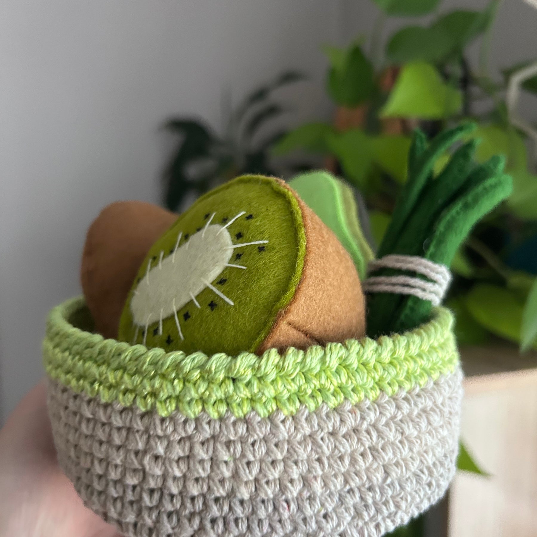 Kiwi and veggies, crochet basket, felt play food, toddler gift value pack
