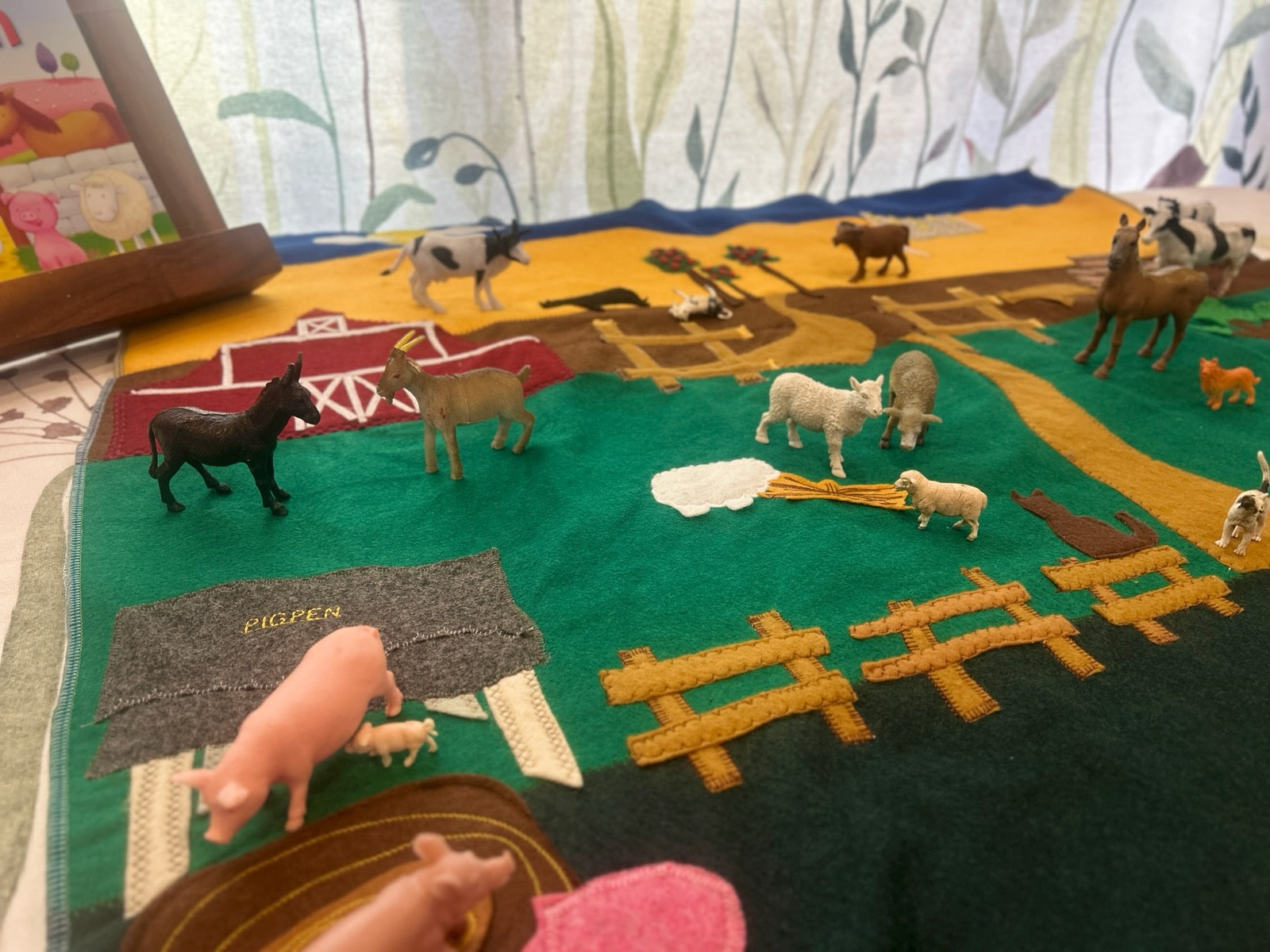 Children's Playmat  Farmyard A
