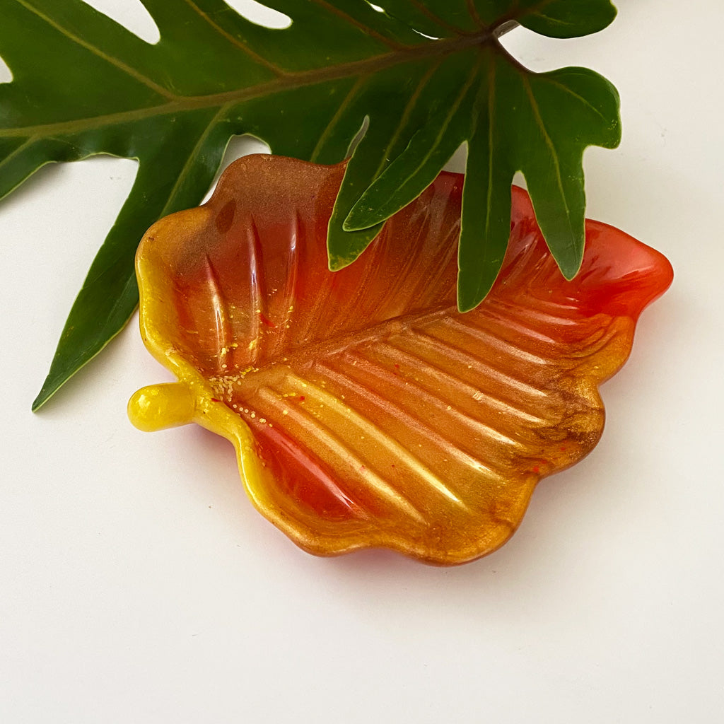 Resin Leaf Dish
