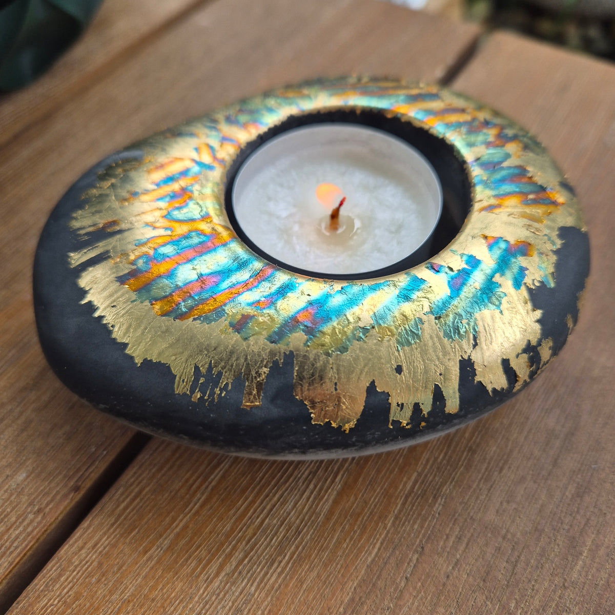 Large black and gold pebble shaped tealight candle holder