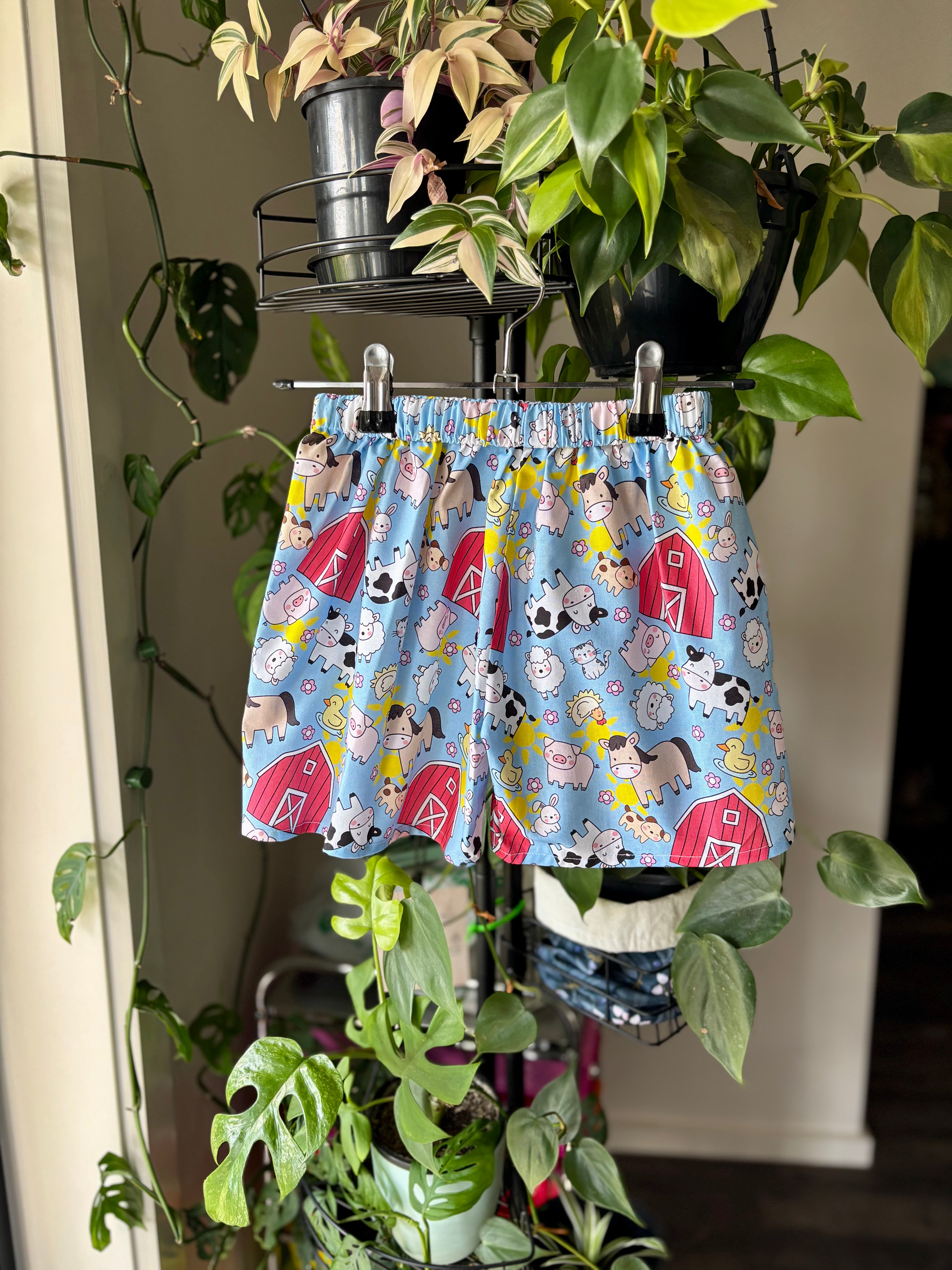 Kids shorts size 3 Farm and Barn